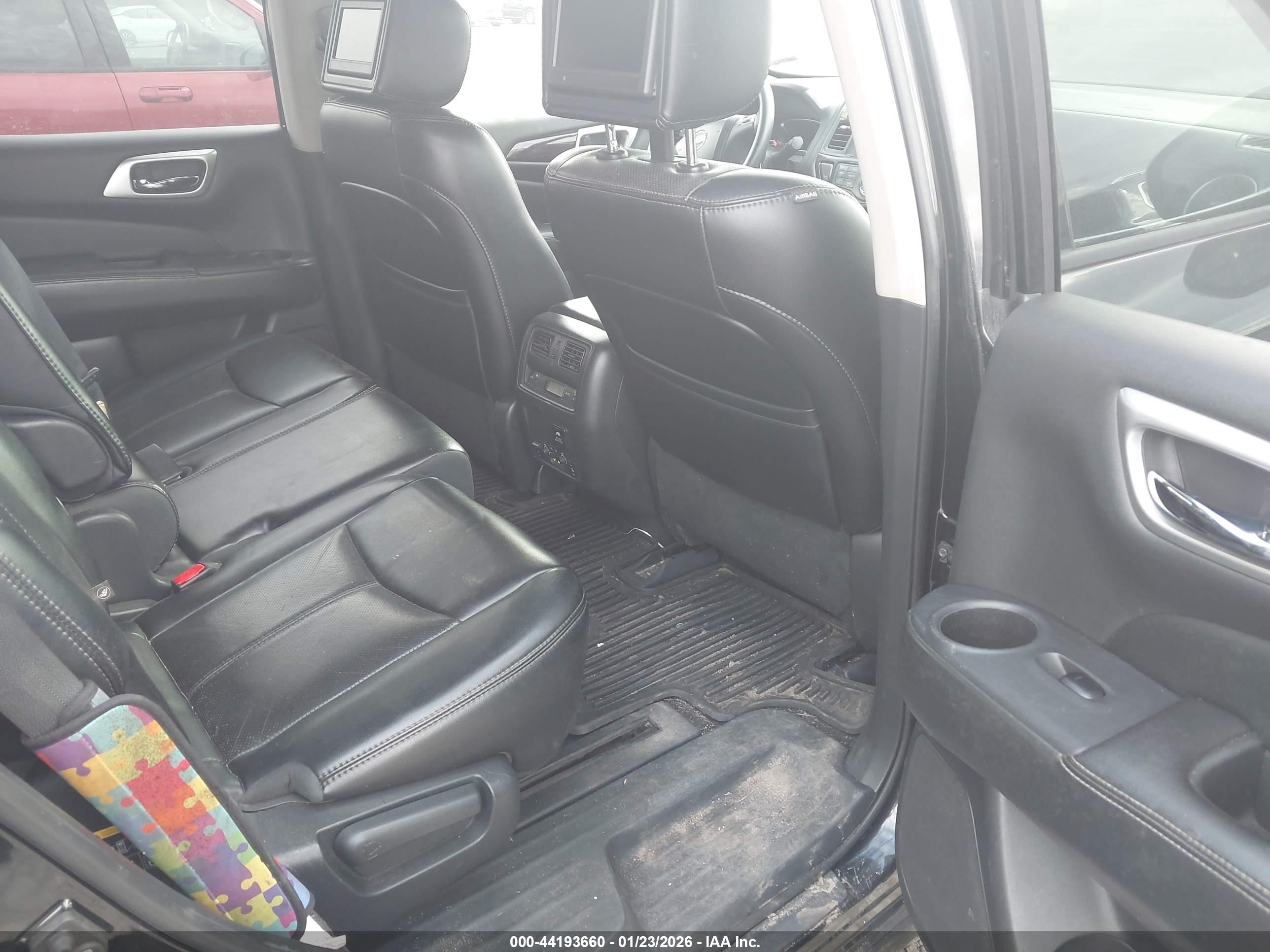 NISSAN PATHFINDER image 8
