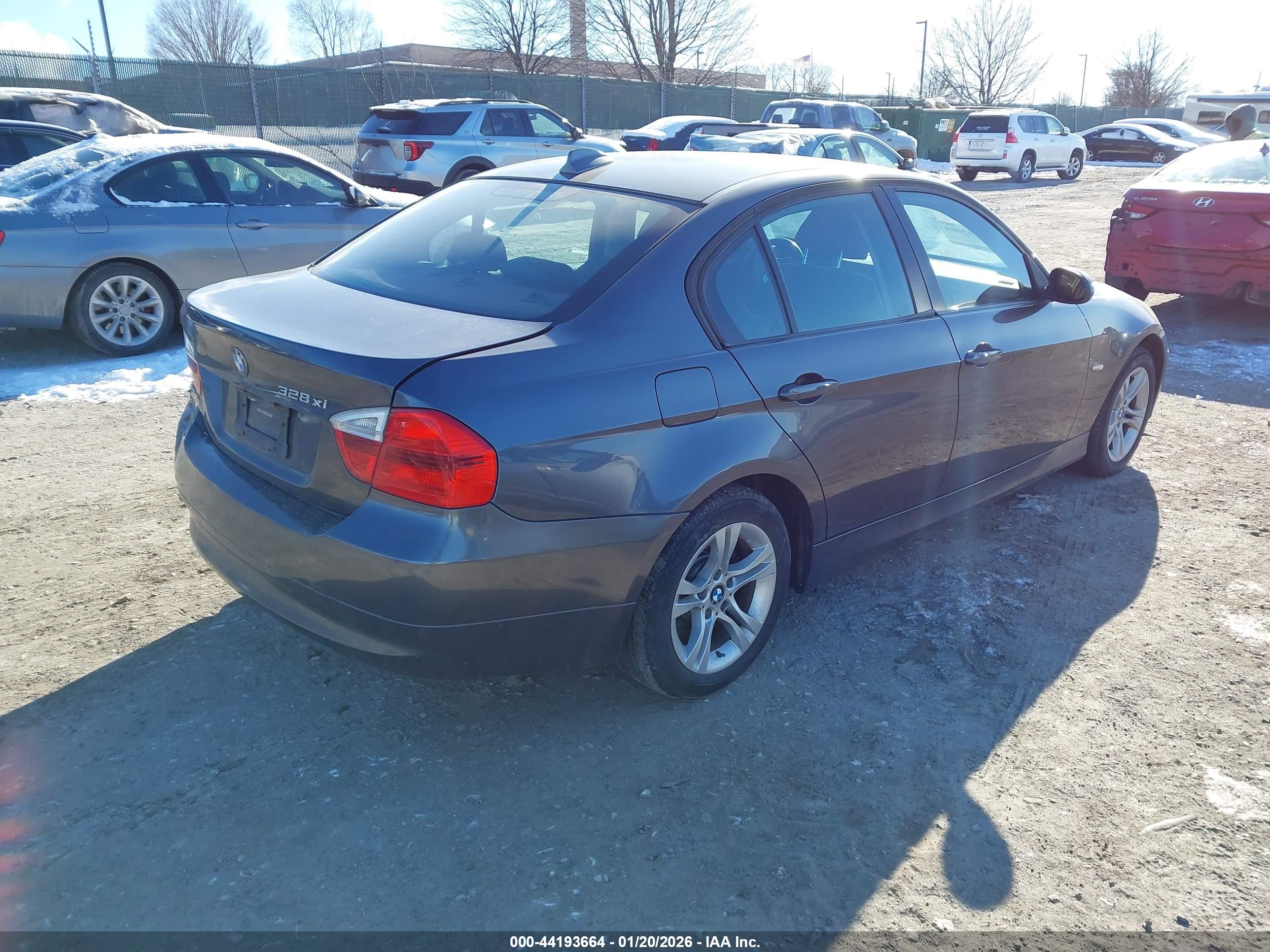 BMW 328XI image 4