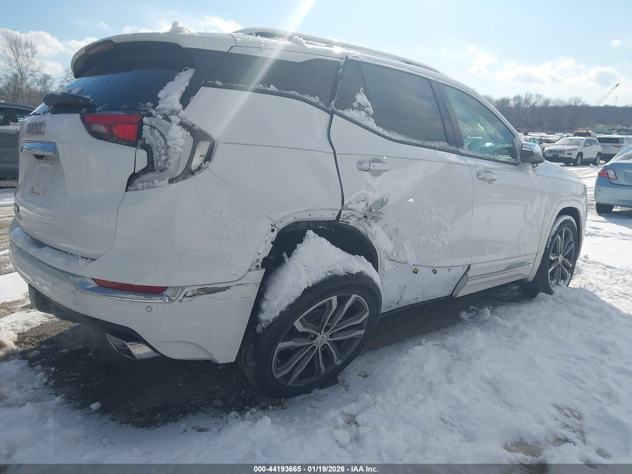 GMC TERRAIN image 4