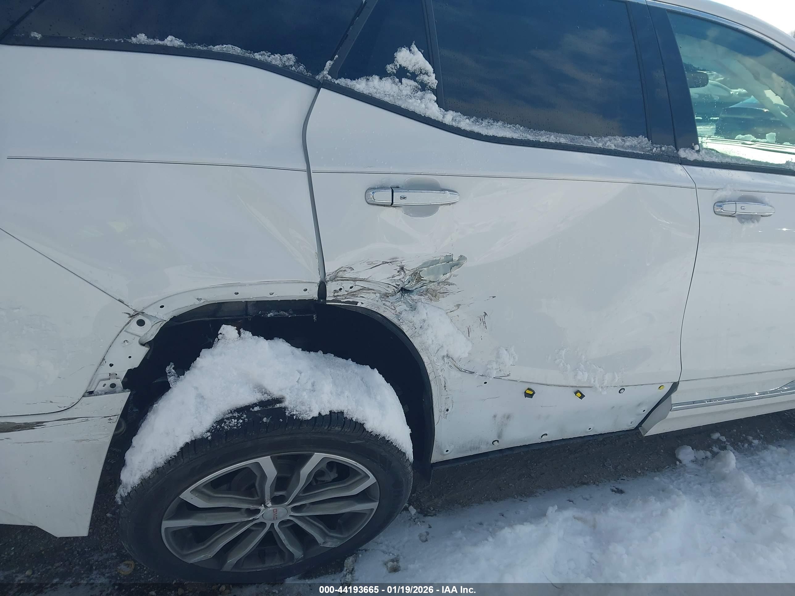 GMC TERRAIN image 6