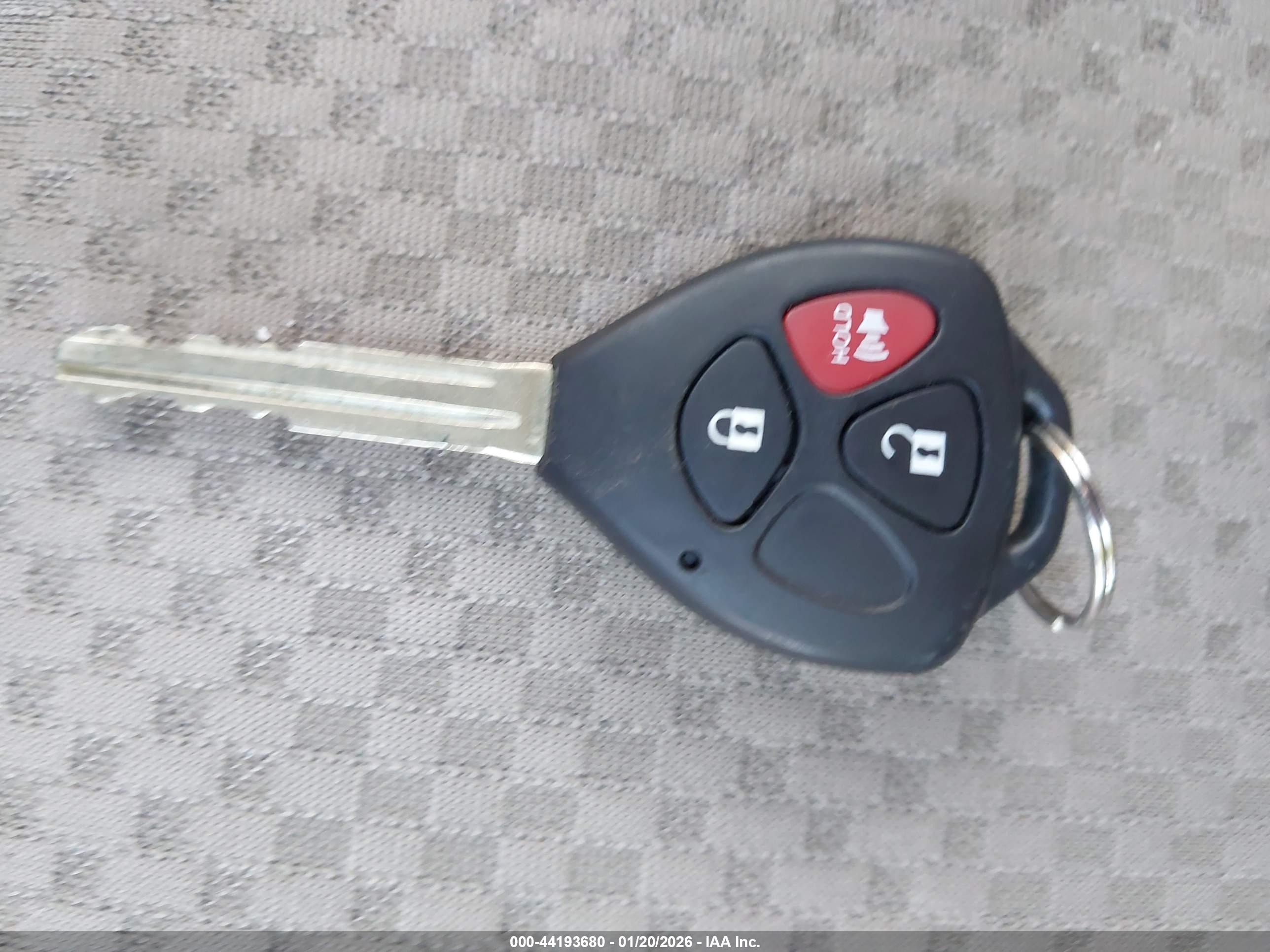 TOYOTA RAV4 image 11