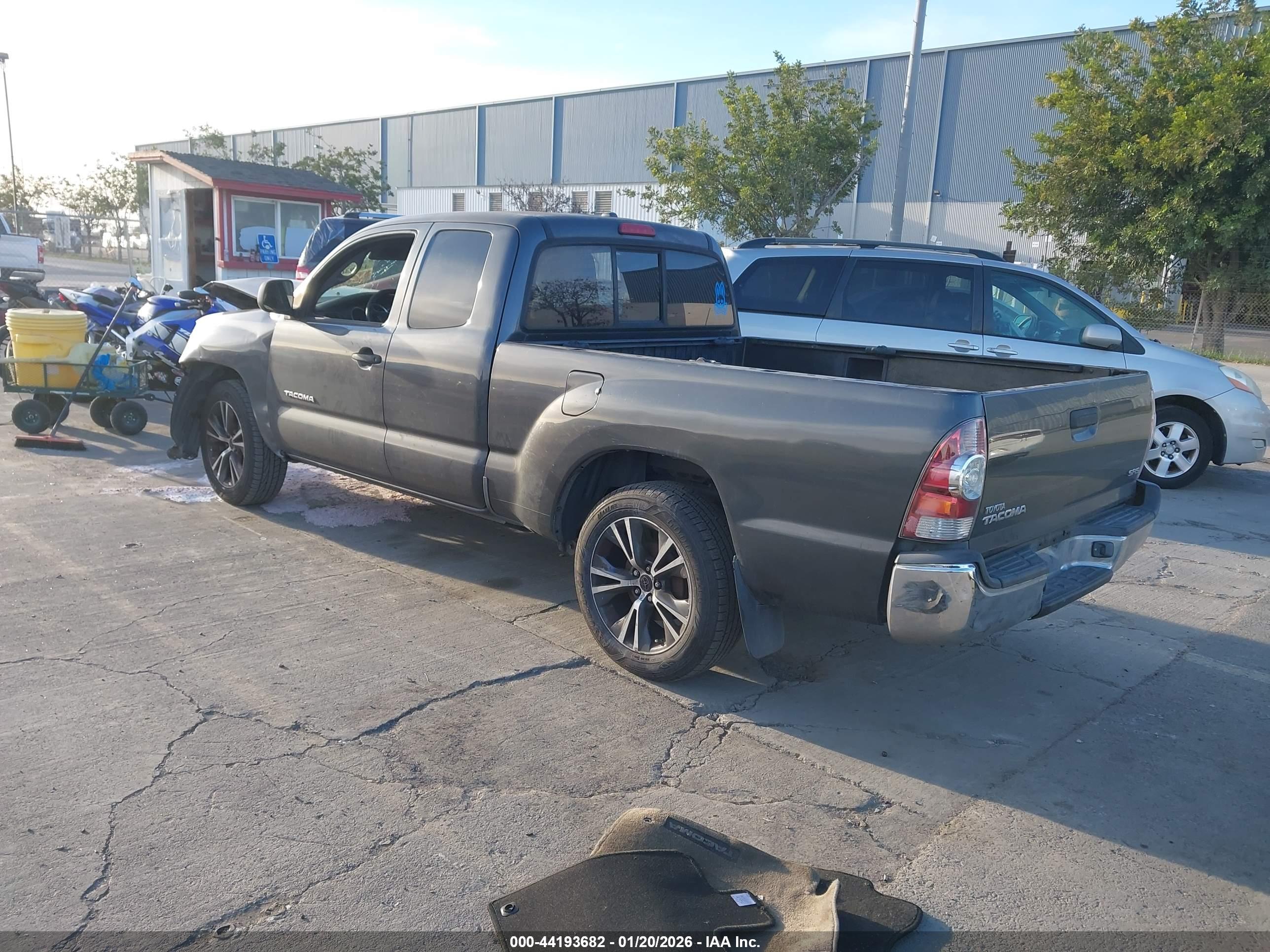 TOYOTA TACOMA image 3