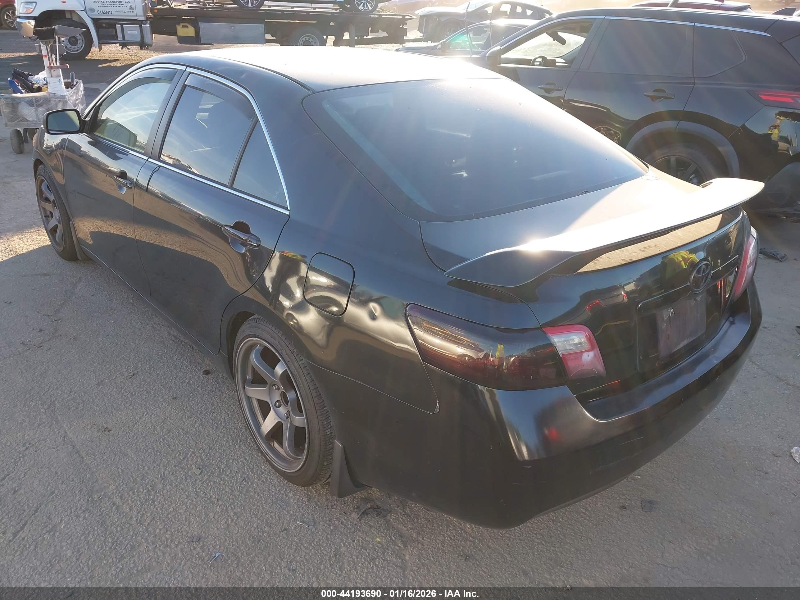 TOYOTA CAMRY image 3