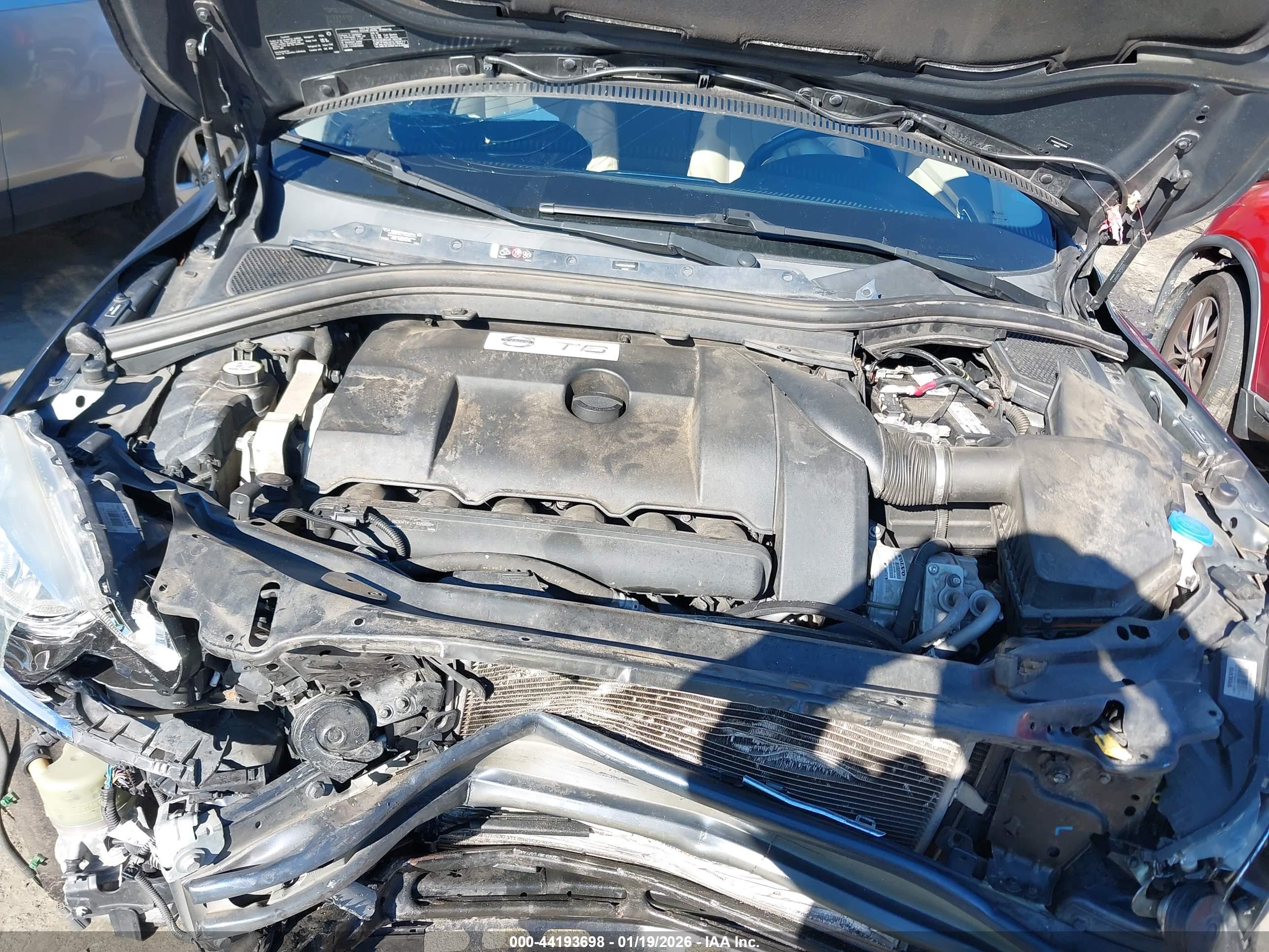 VOLVO XC60 image 10