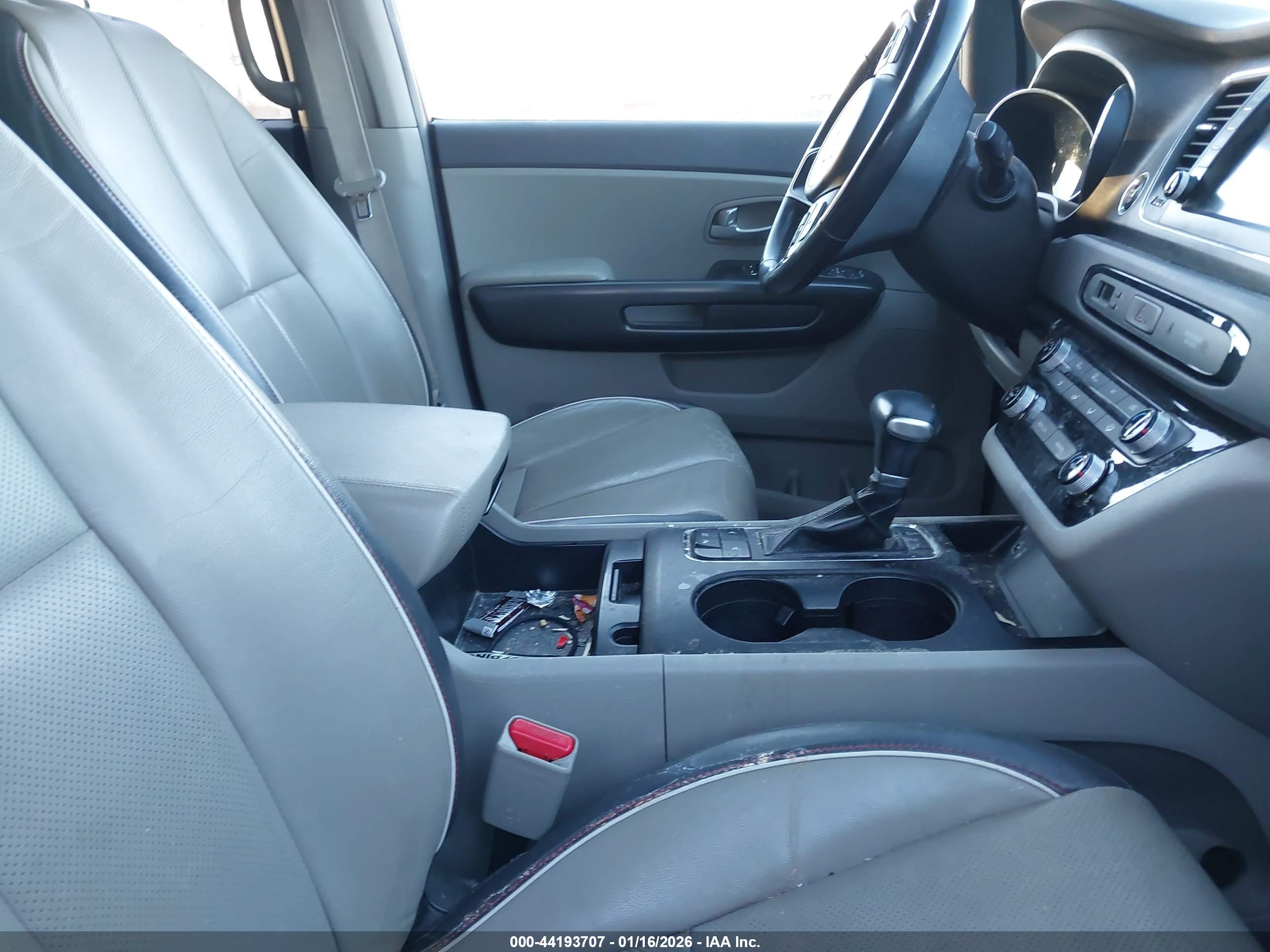 KIA SEDONA image 5
