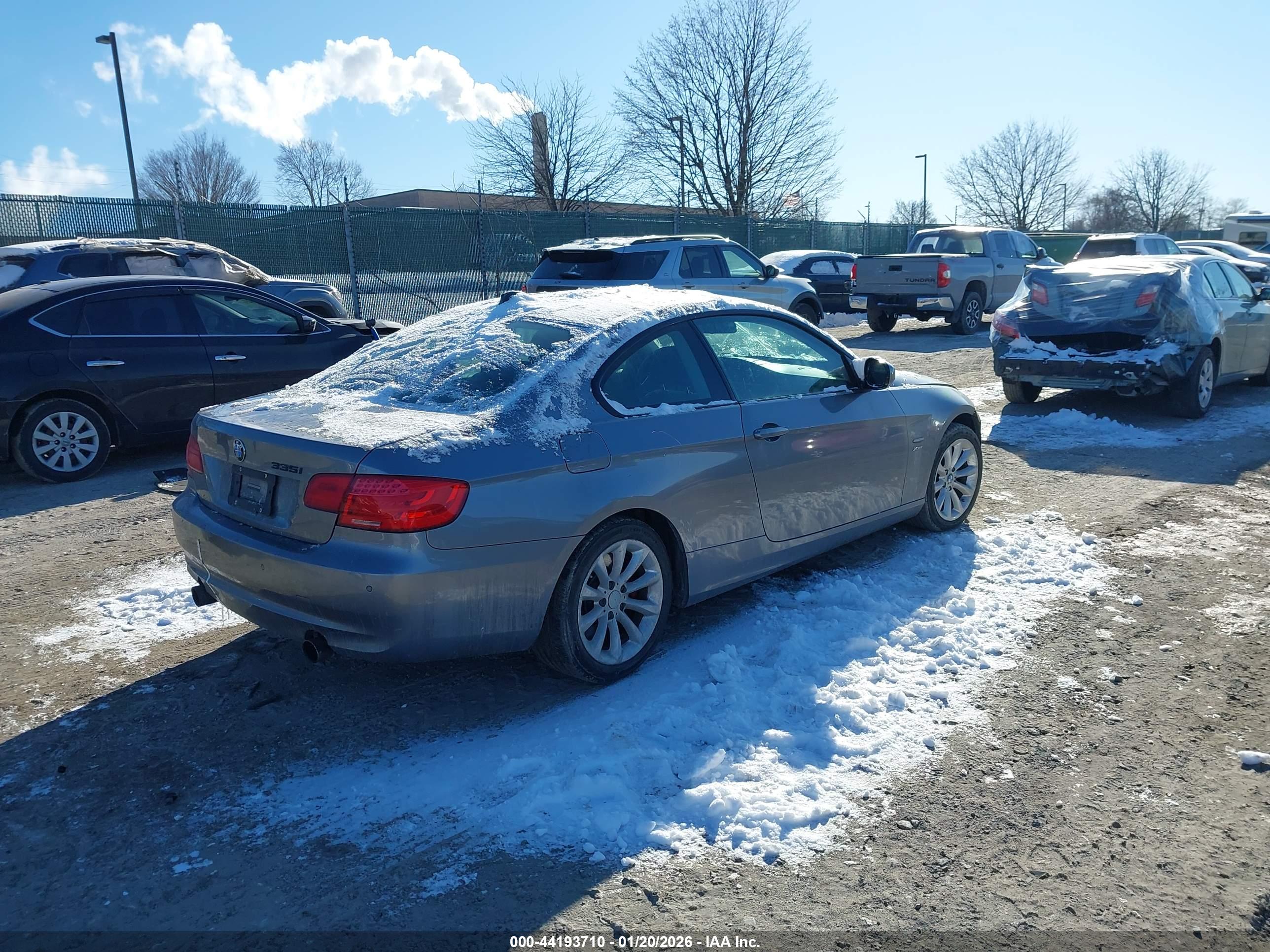 BMW 335I image 4