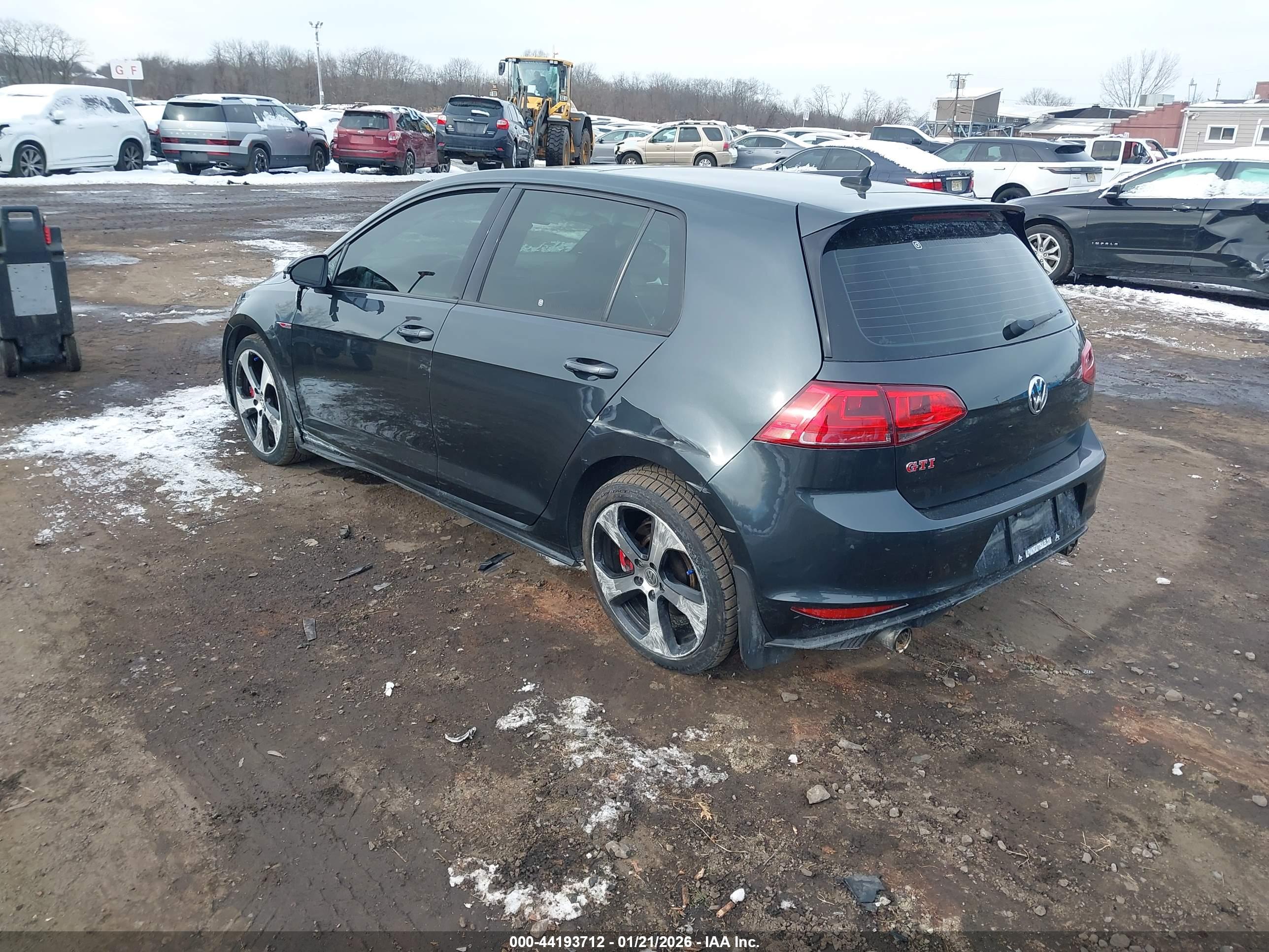 VOLKSWAGEN GOLF image 3