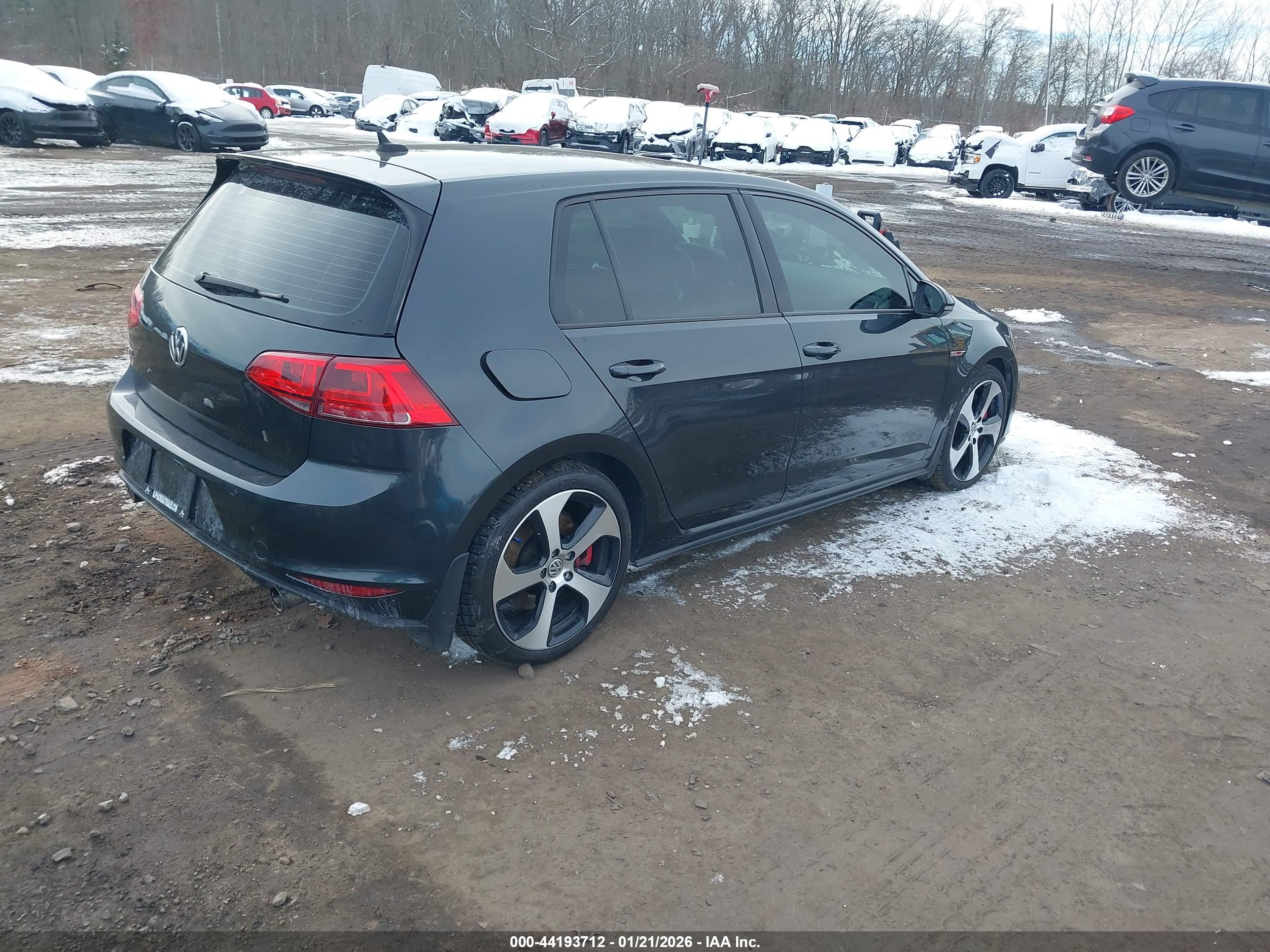 VOLKSWAGEN GOLF image 4