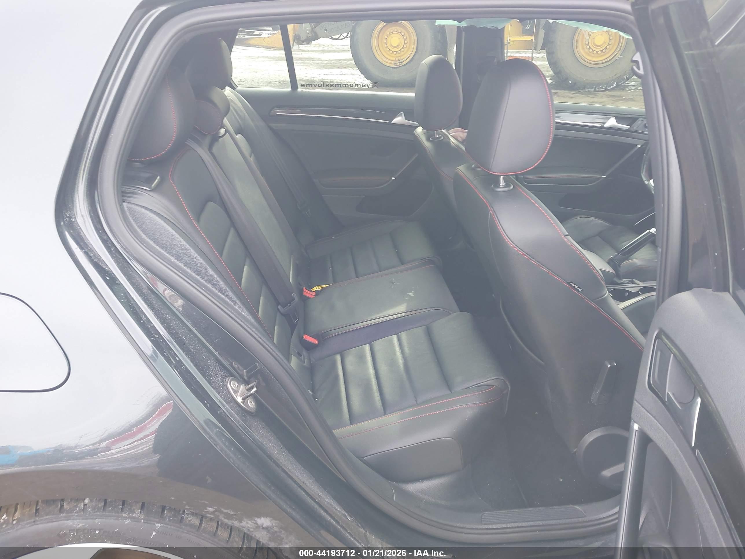 VOLKSWAGEN GOLF image 8