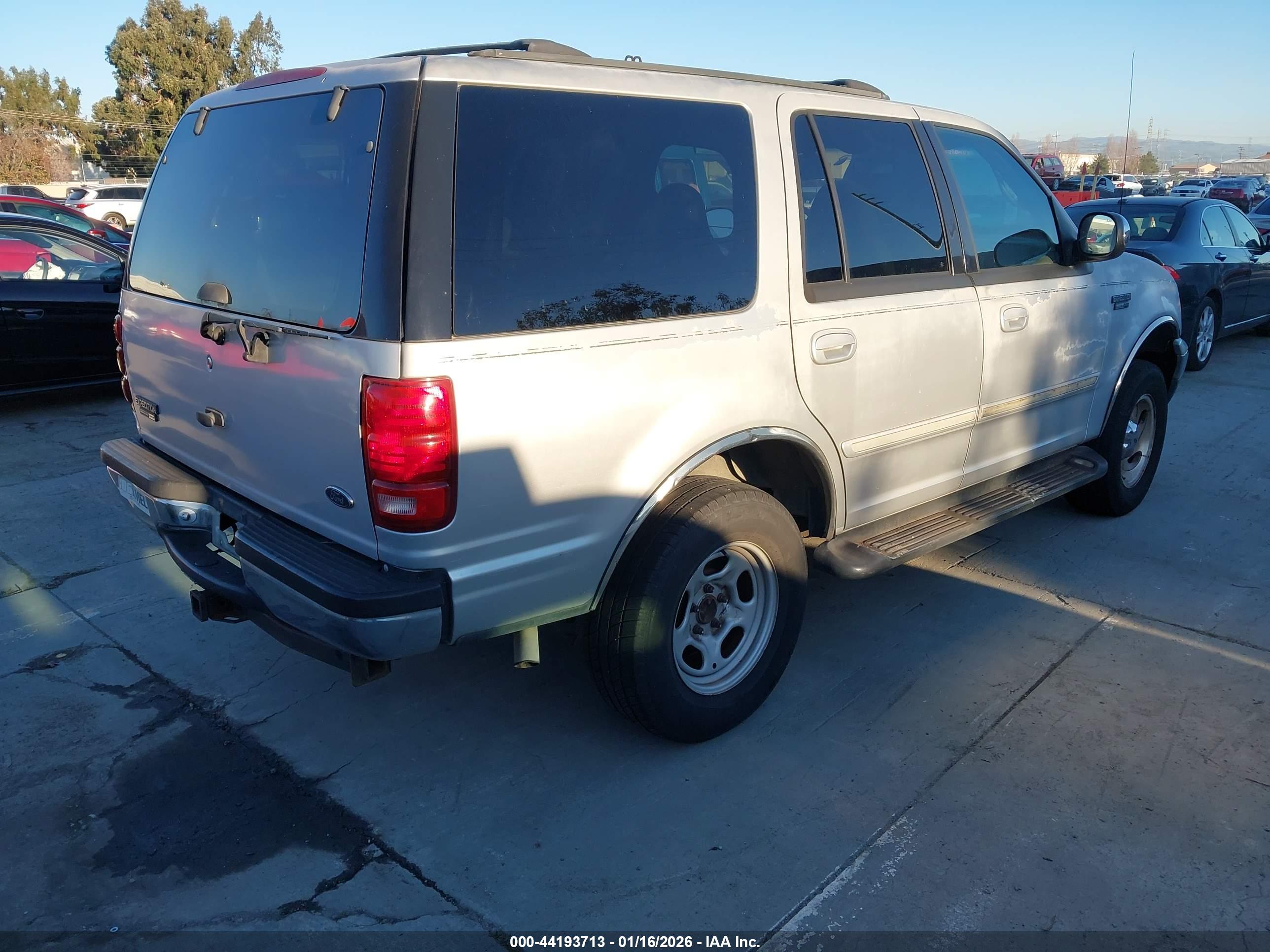 FORD EXPEDITION image 4