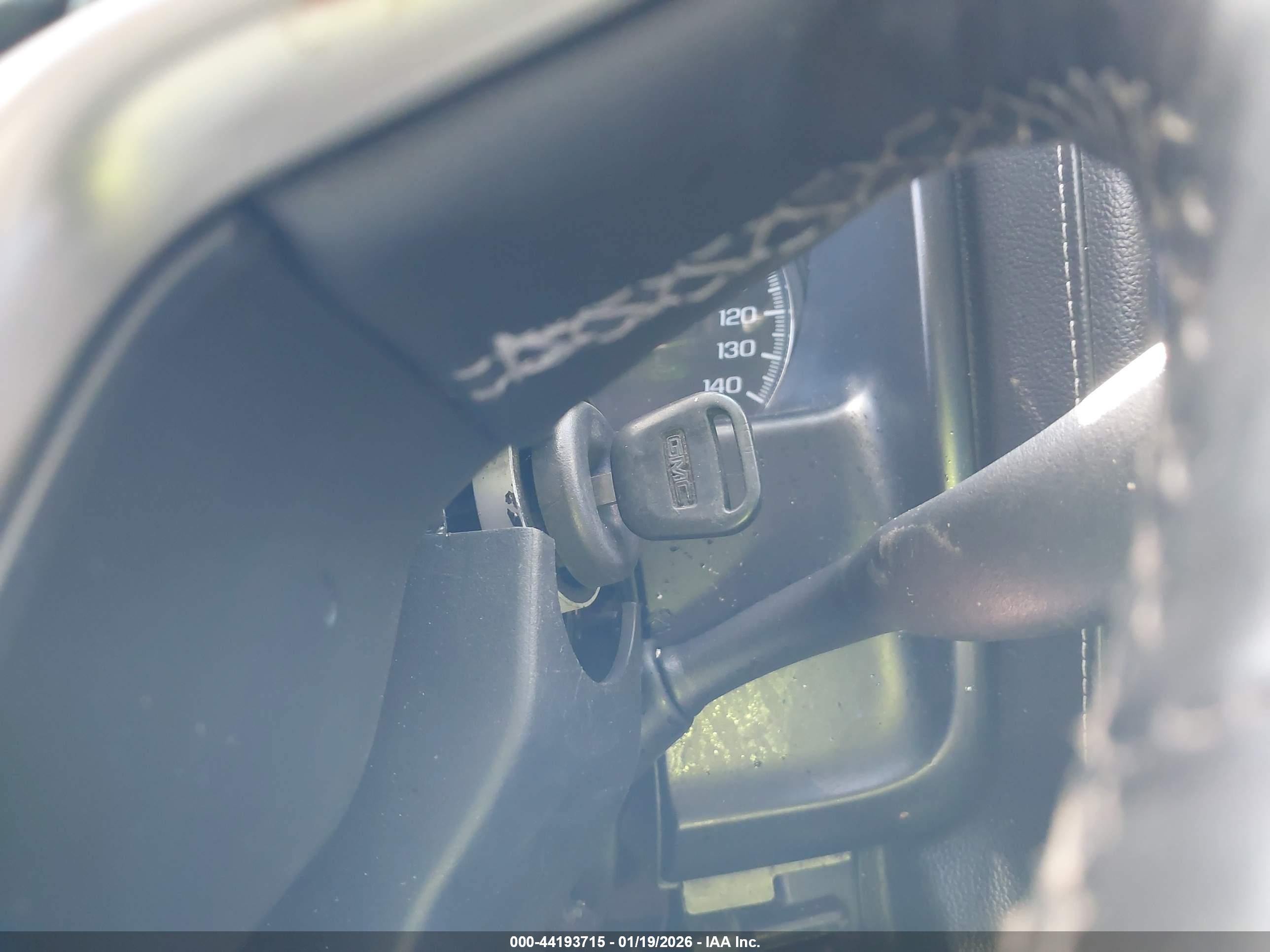 GMC SIERRA image 11