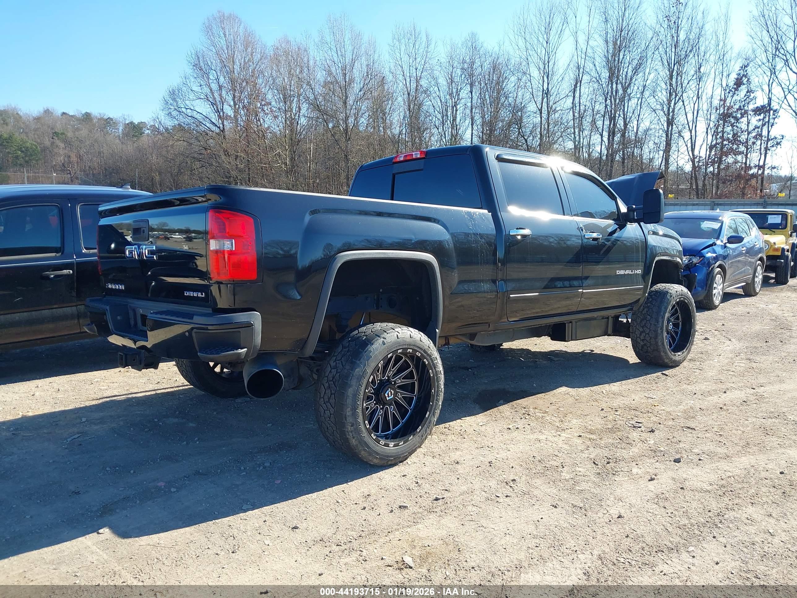 GMC SIERRA image 4