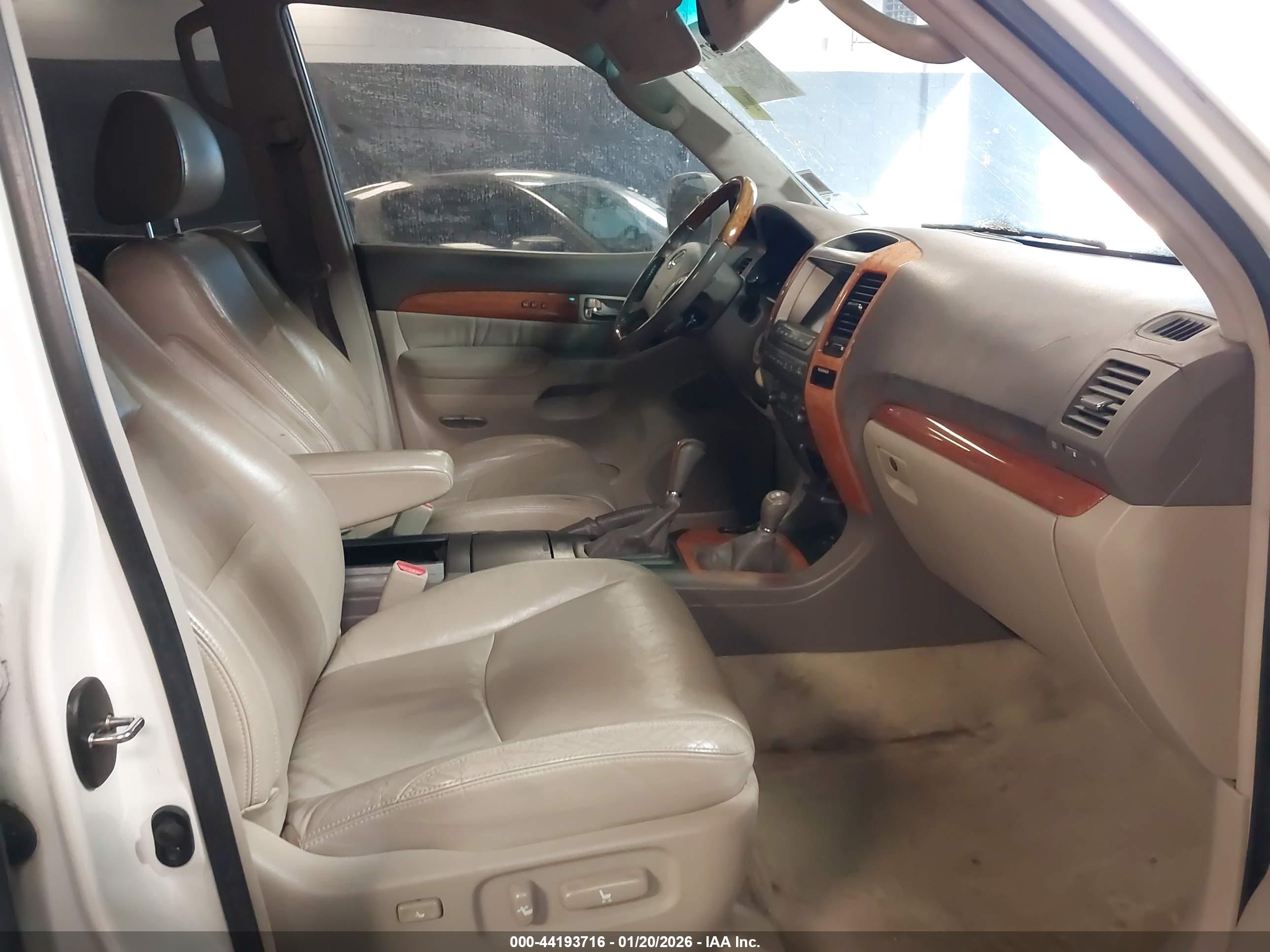 LEXUS GX image 5