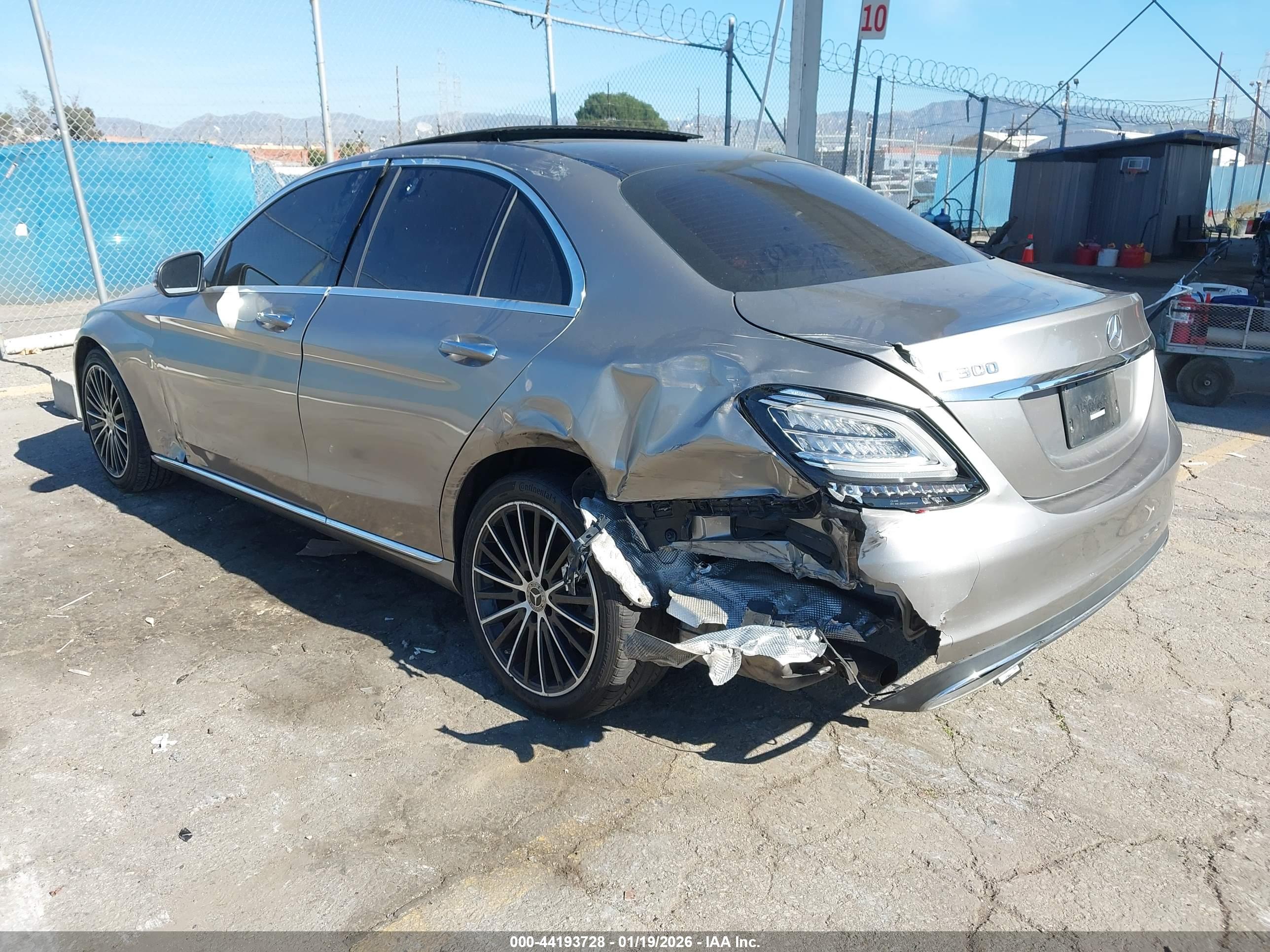MERCEDES-BENZ C image 3