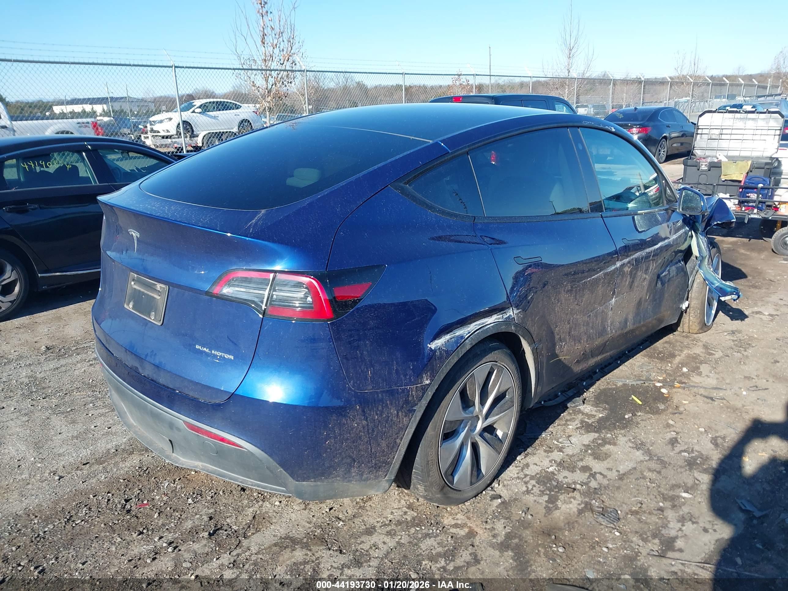TESLA MODEL image 4