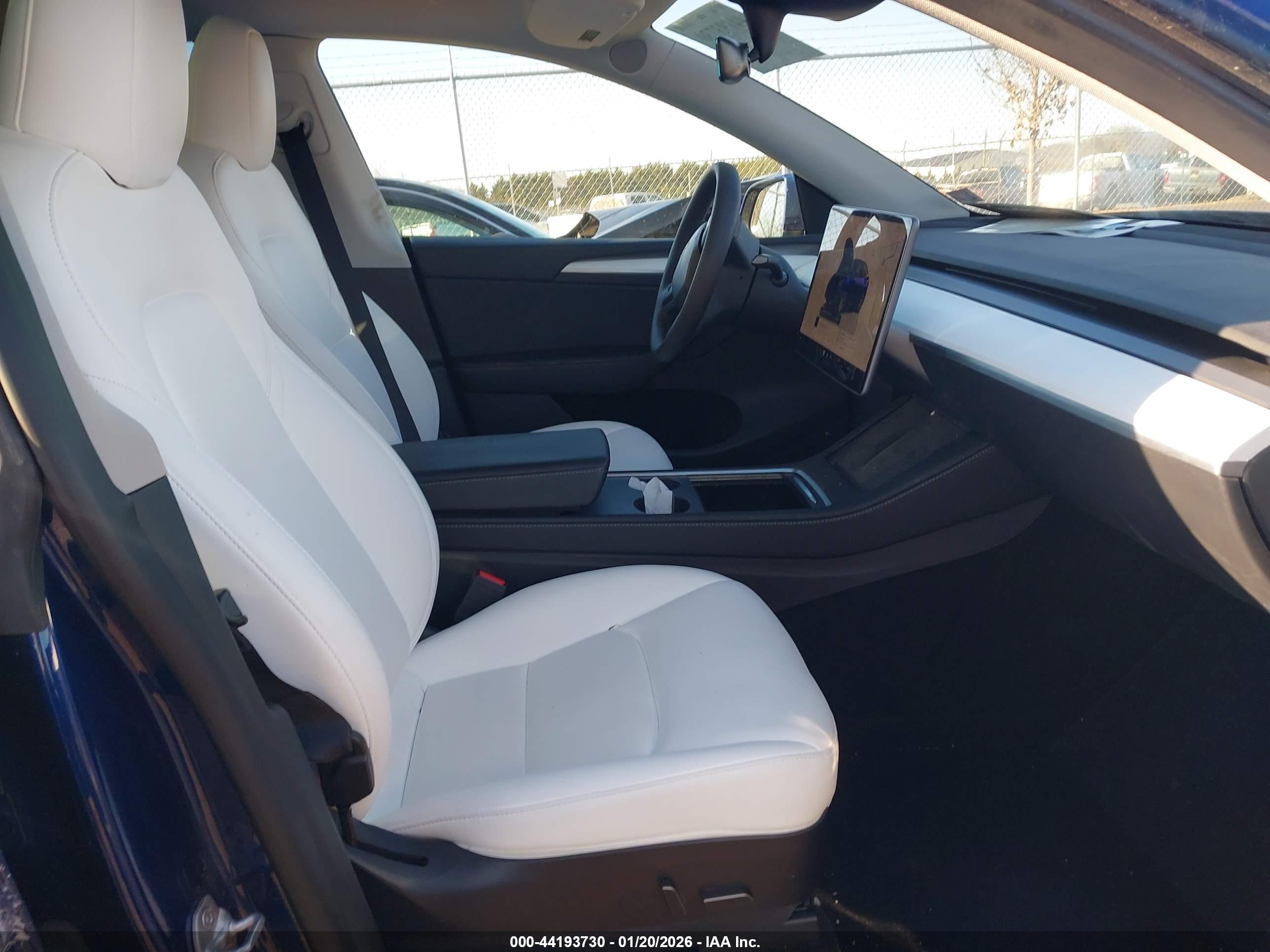 TESLA MODEL image 5