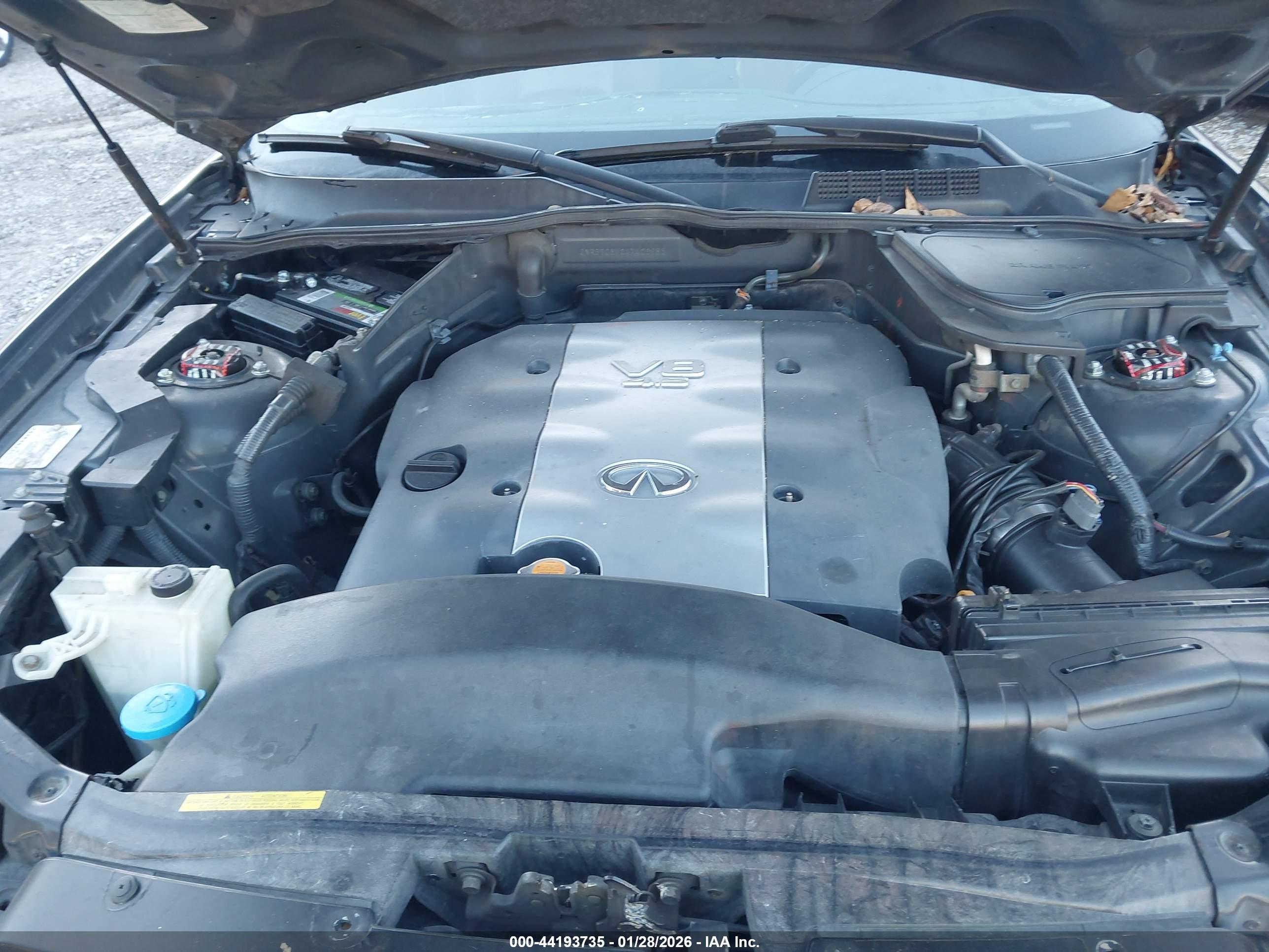 INFINITI FX45 image 10