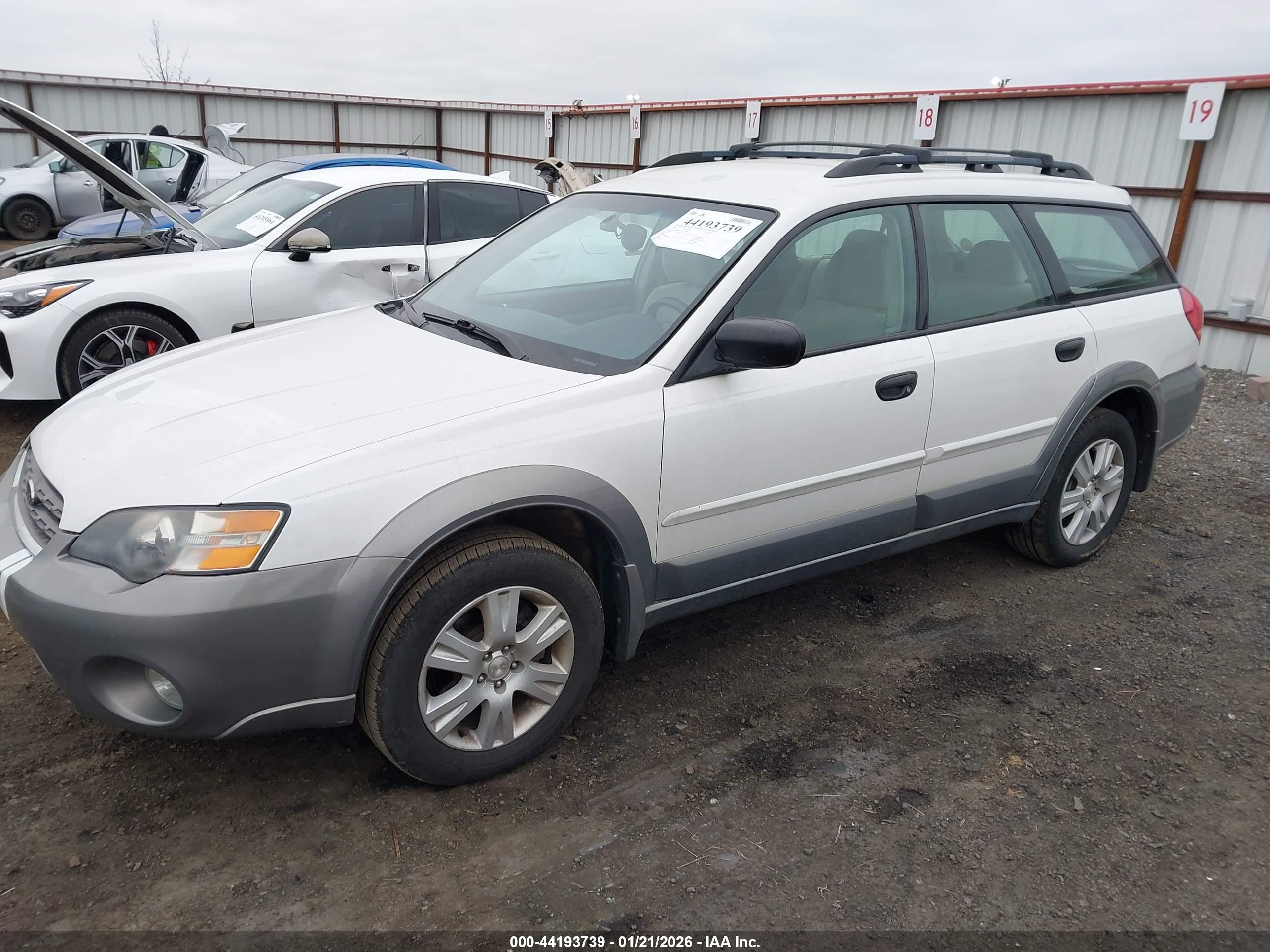 SUBARU OUTBACK image 2