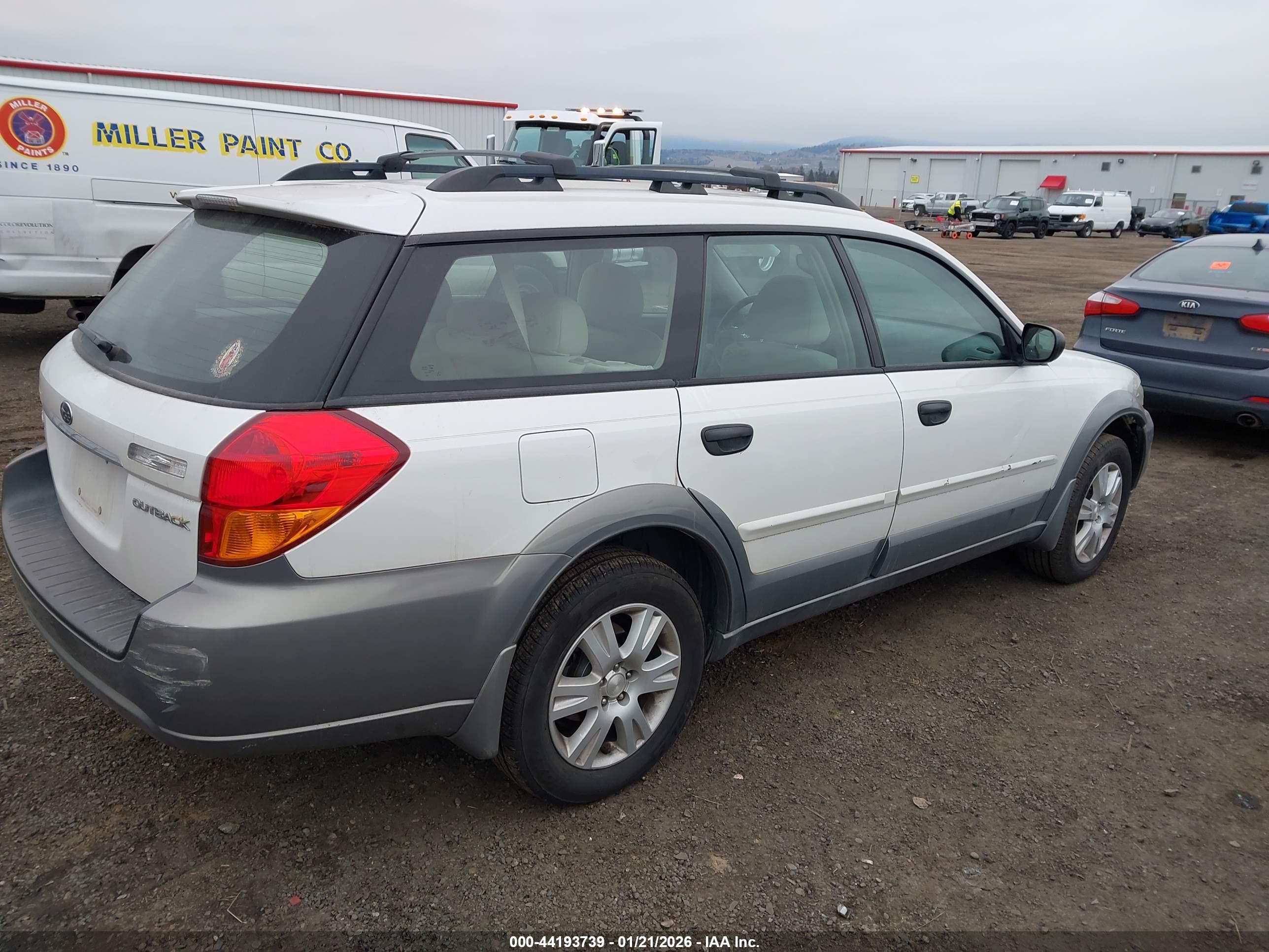 SUBARU OUTBACK image 4