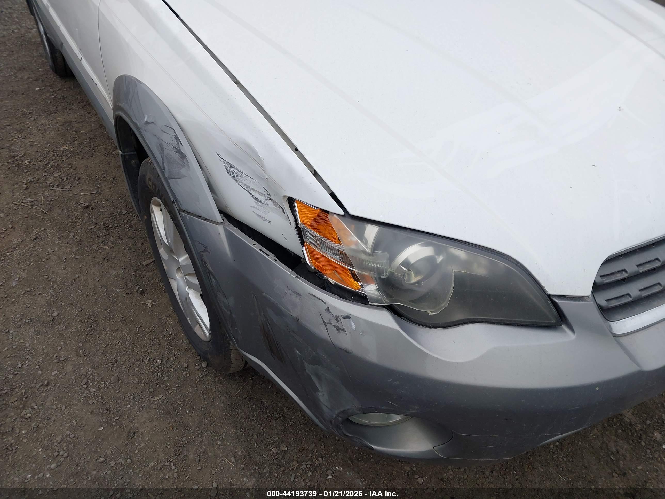 SUBARU OUTBACK image 6