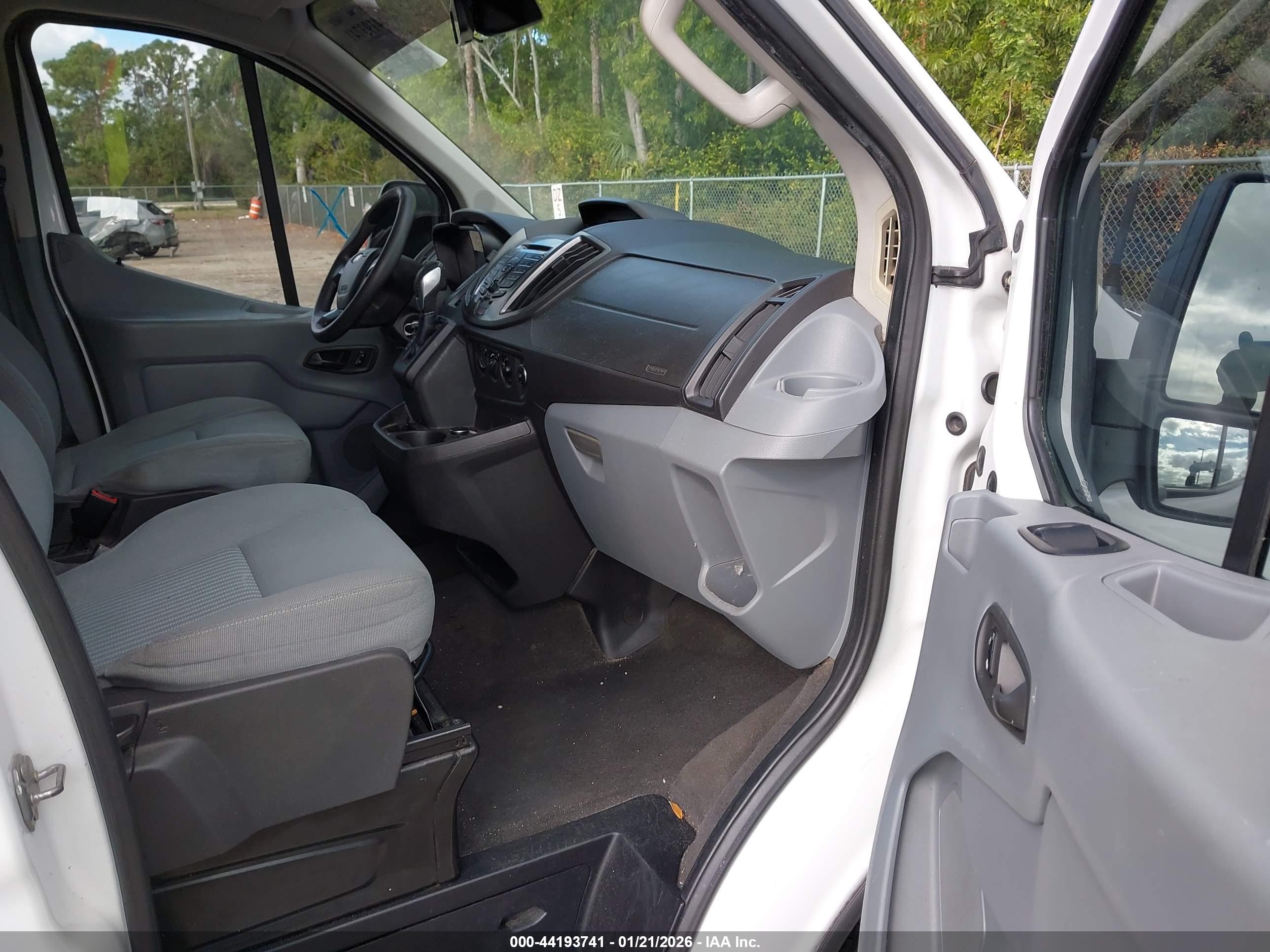 FORD TRANSIT-350 image 5