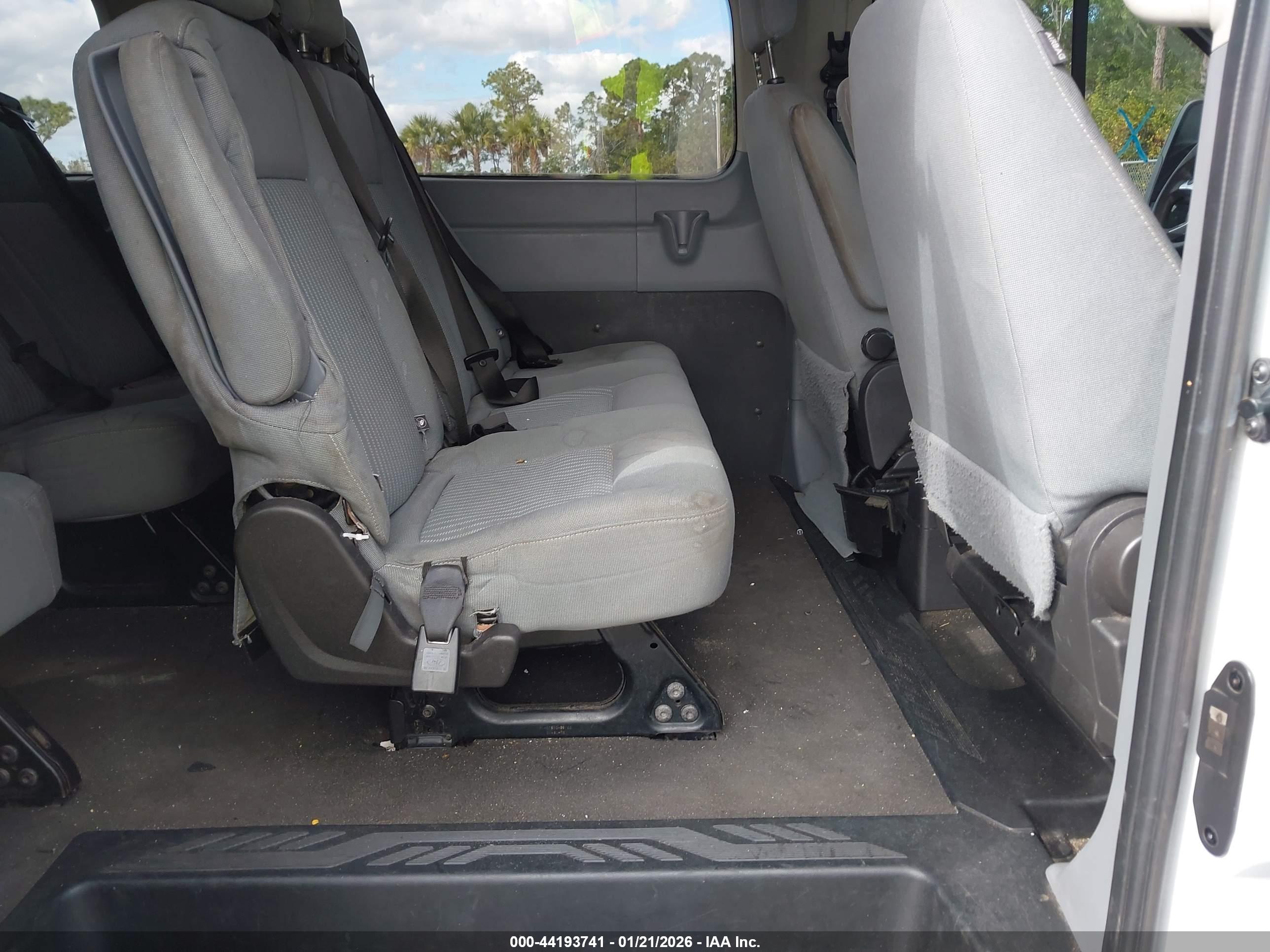FORD TRANSIT-350 image 8