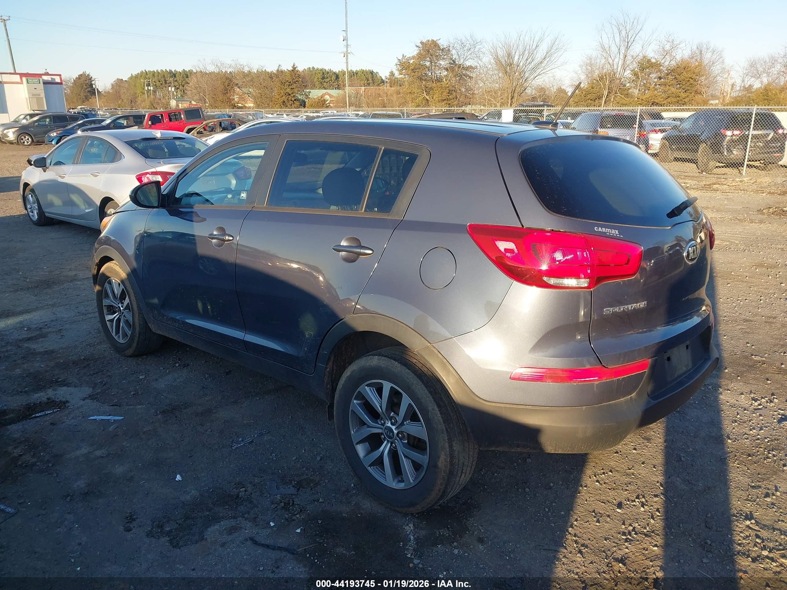 KIA SPORTAGE image 3