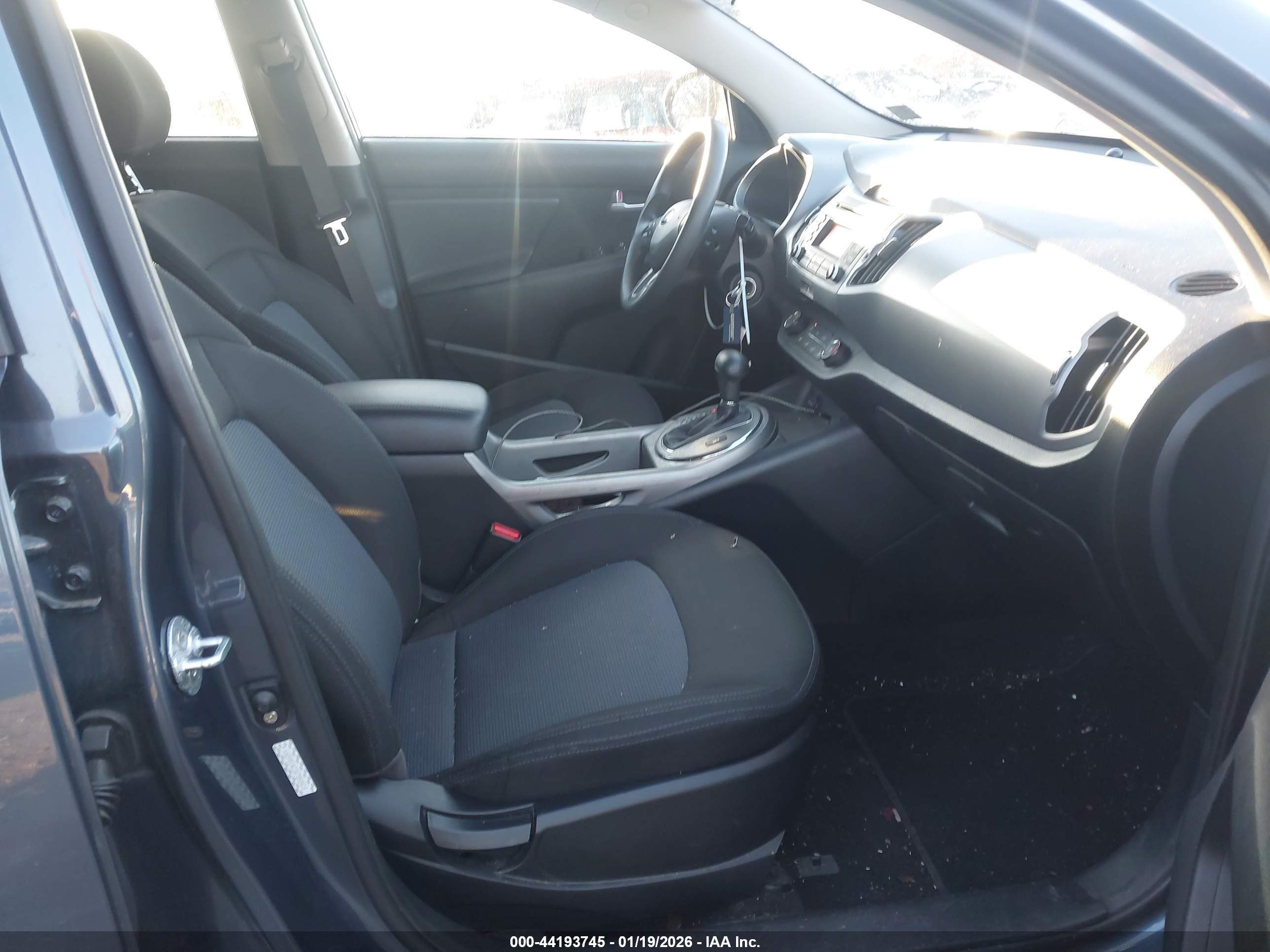 KIA SPORTAGE image 5