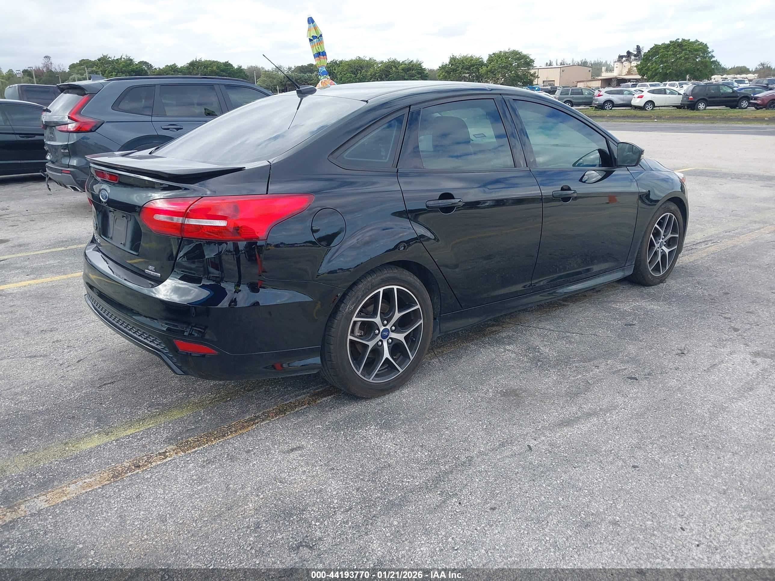FORD FOCUS image 4