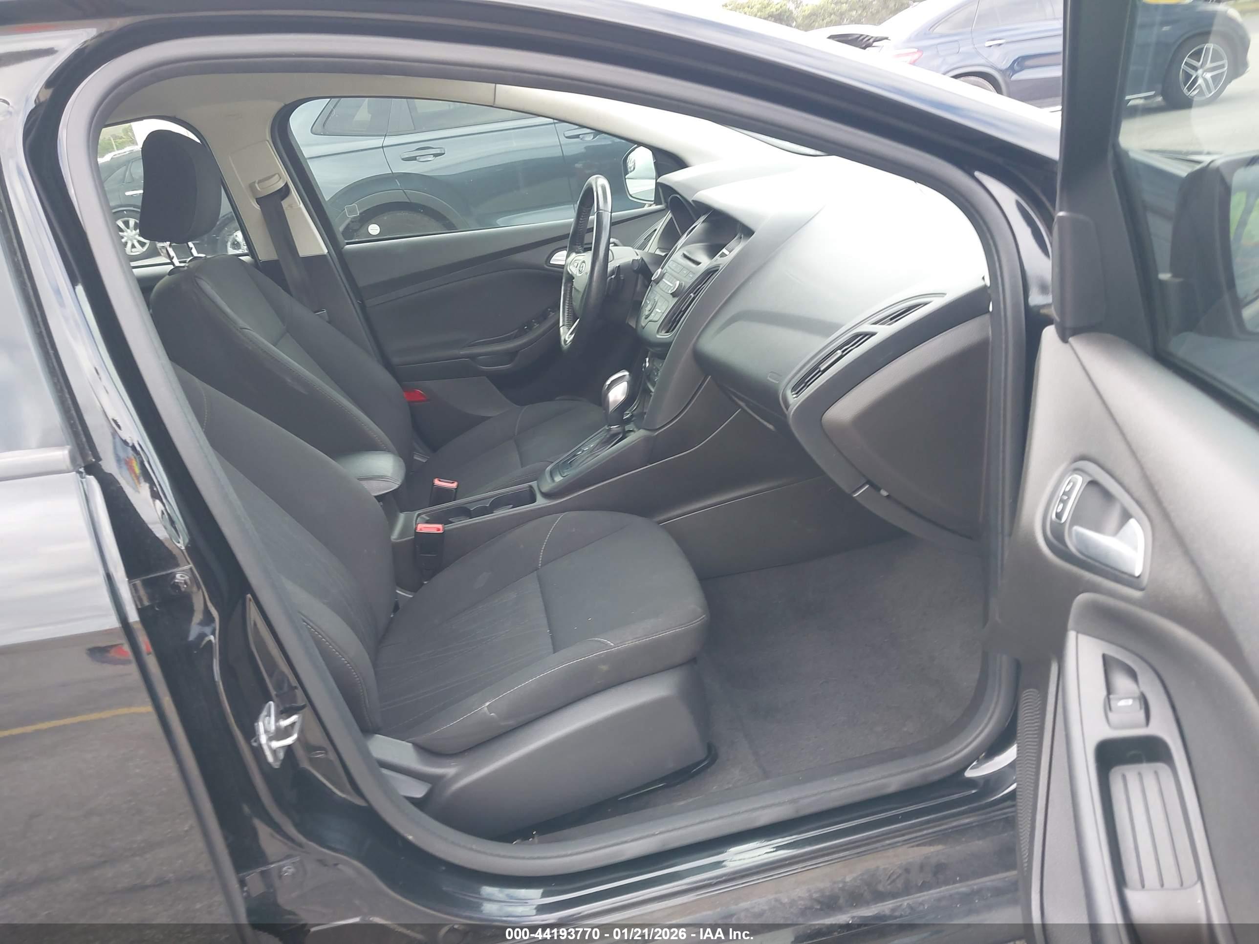 FORD FOCUS image 5