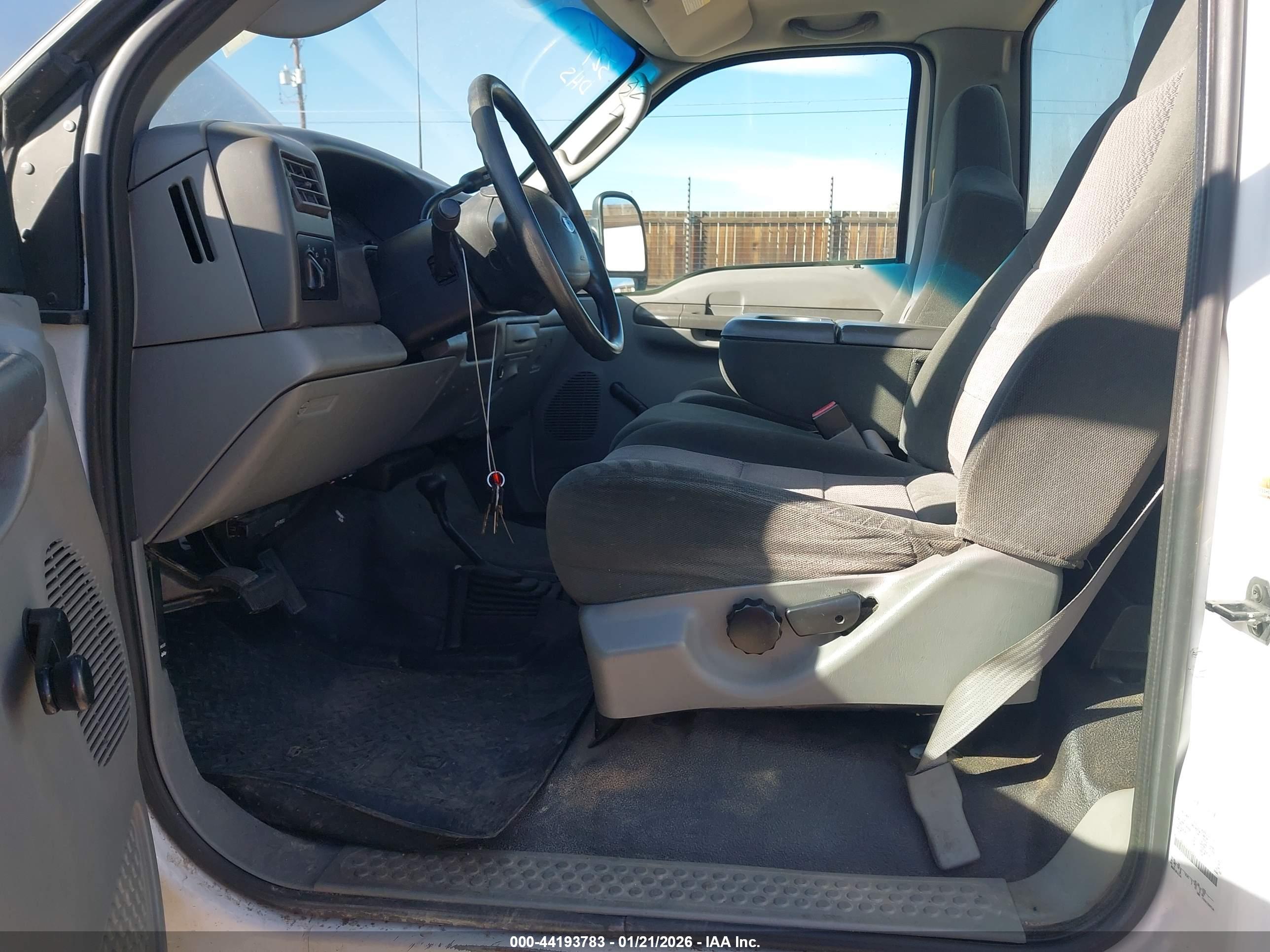 FORD F-350 image 8