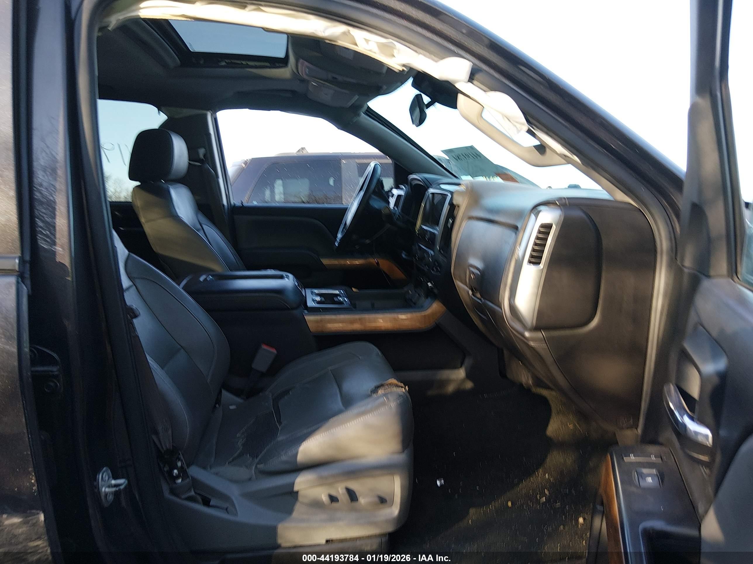 CHEVROLET SILVERADO image 5