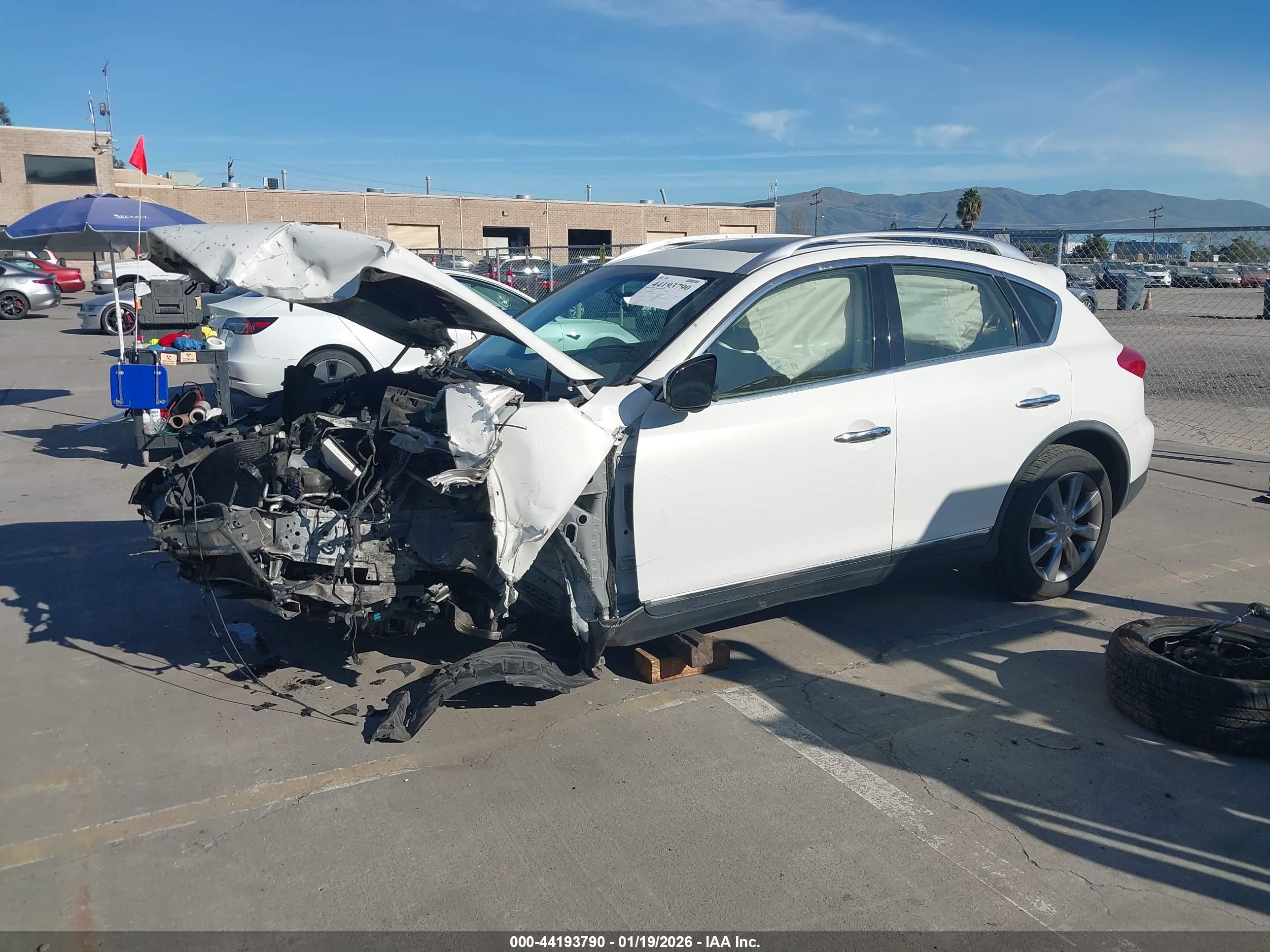 INFINITI EX35 image 2
