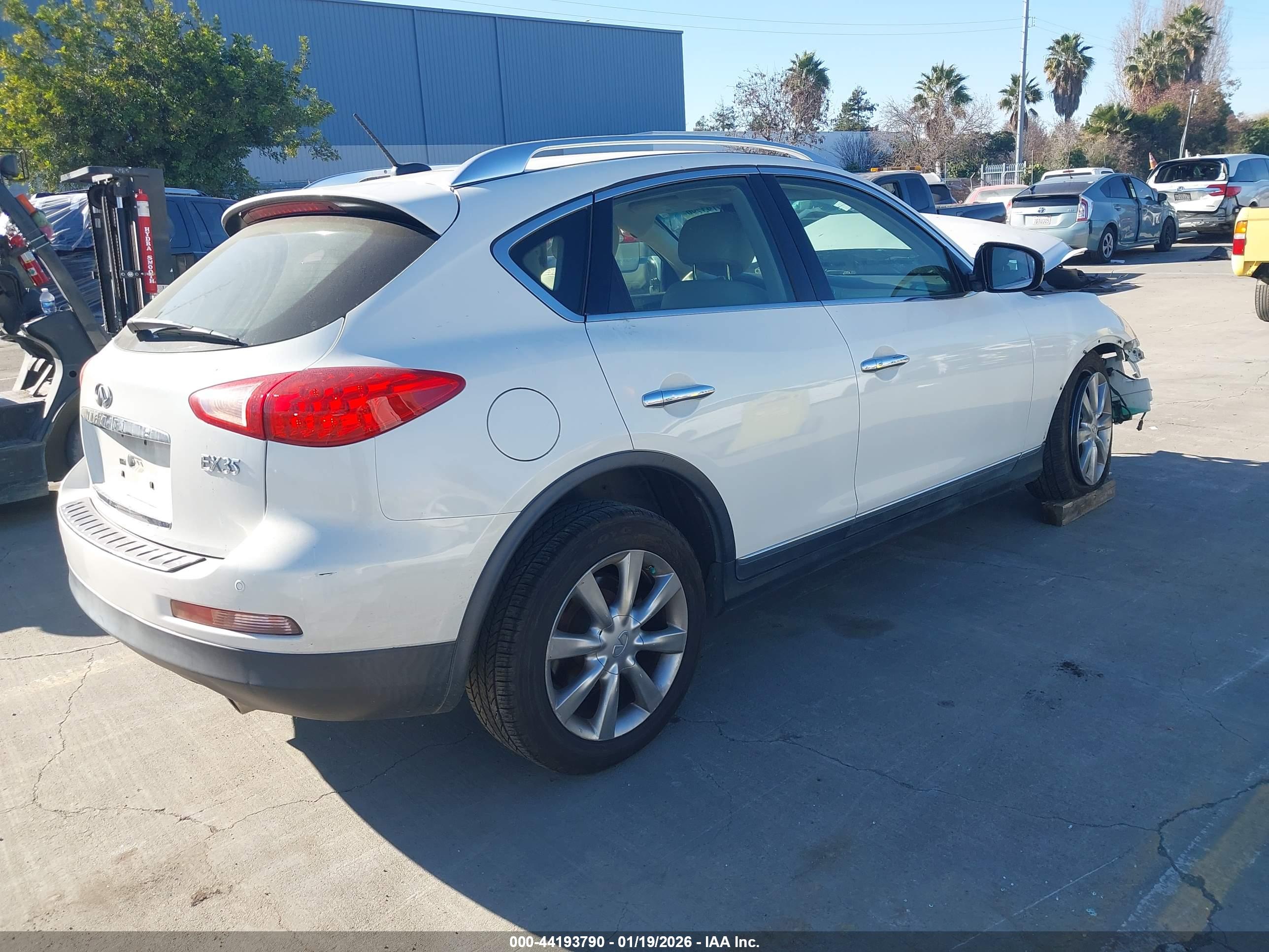 INFINITI EX35 image 4
