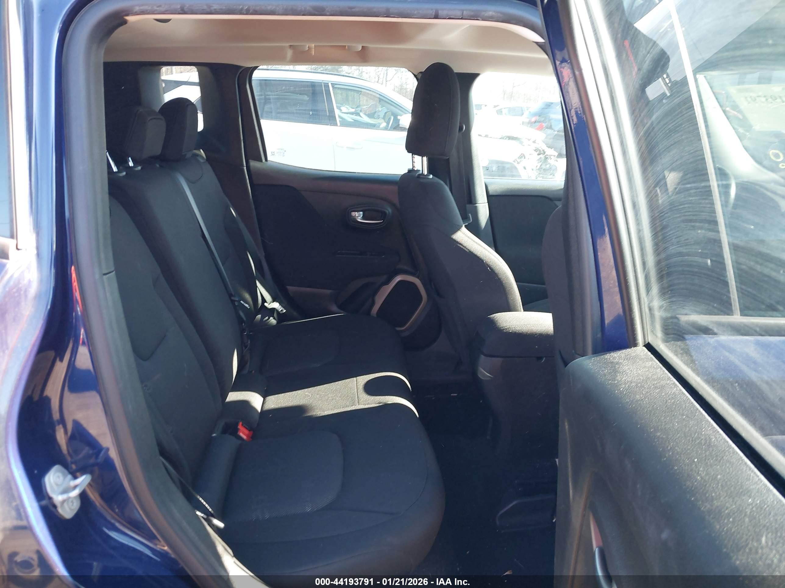 JEEP RENEGADE image 8