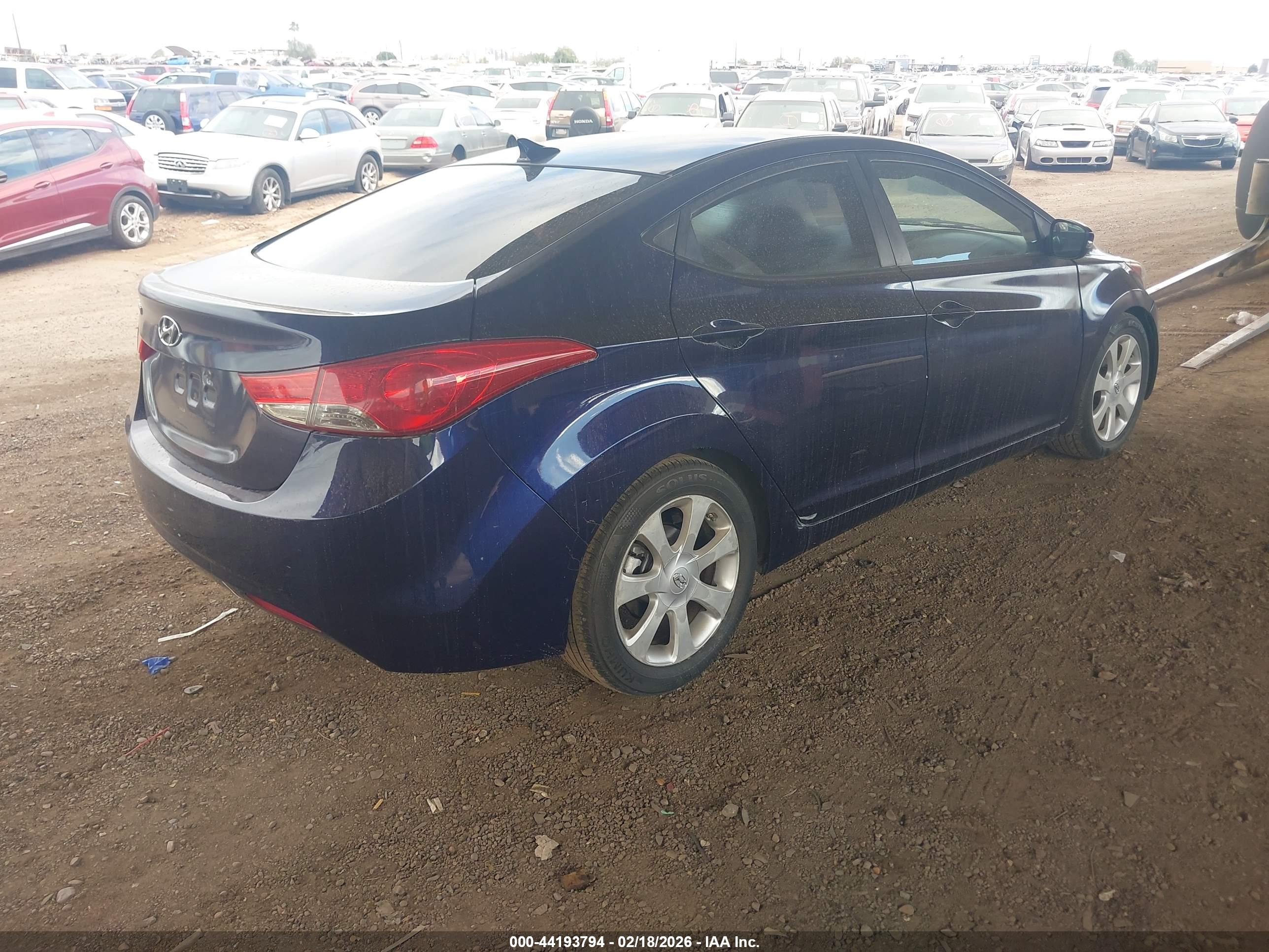 HYUNDAI ELANTRA image 4