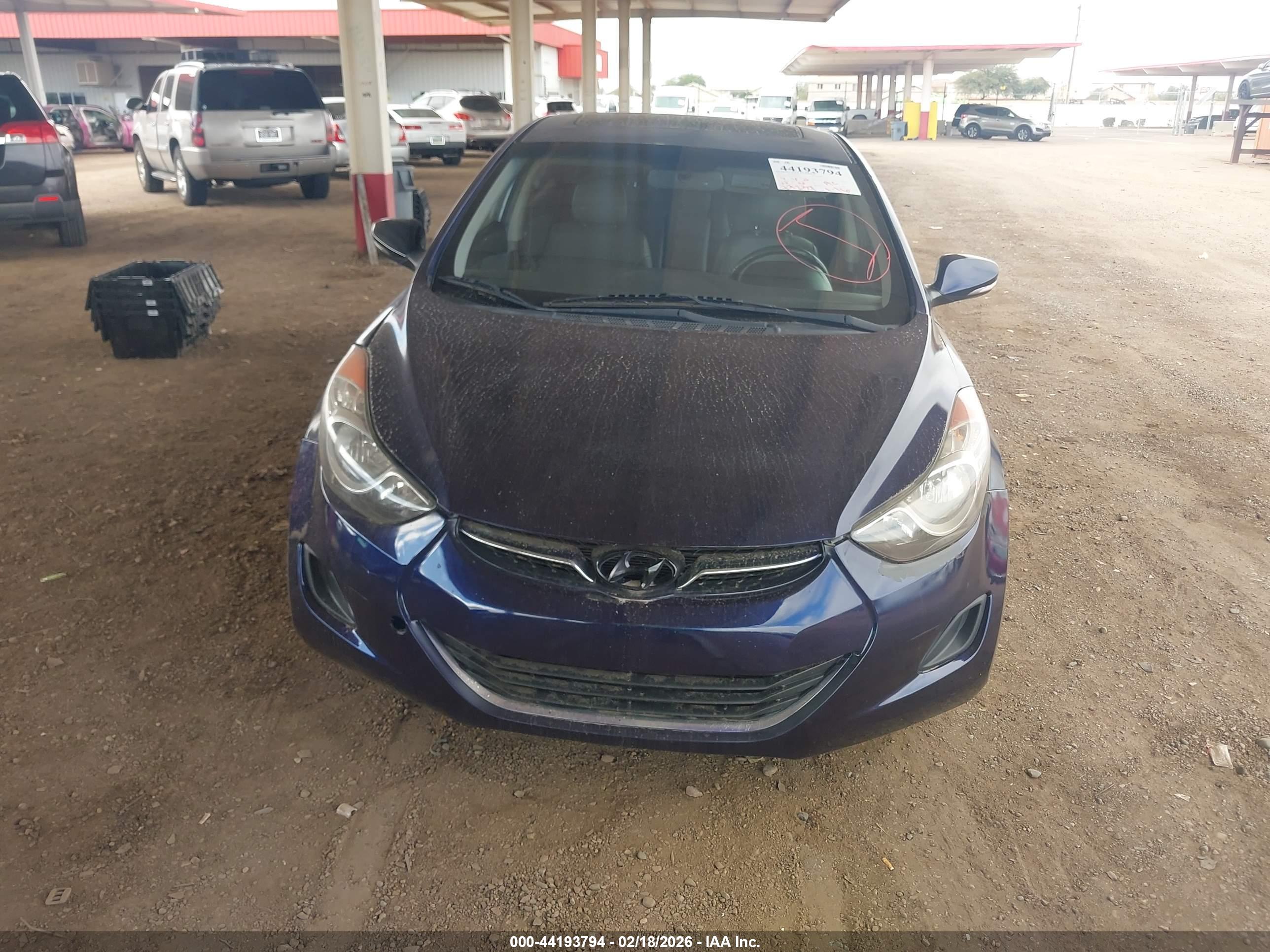 HYUNDAI ELANTRA image 6