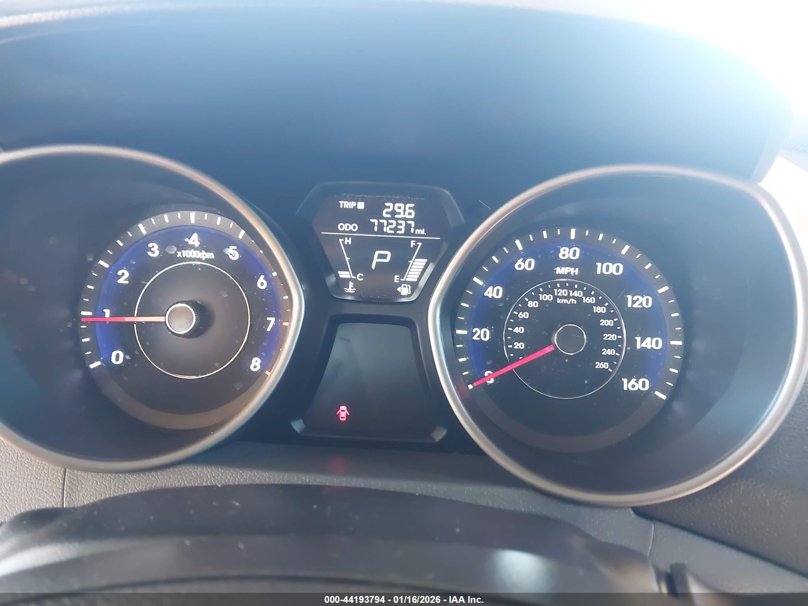 HYUNDAI ELANTRA image 7