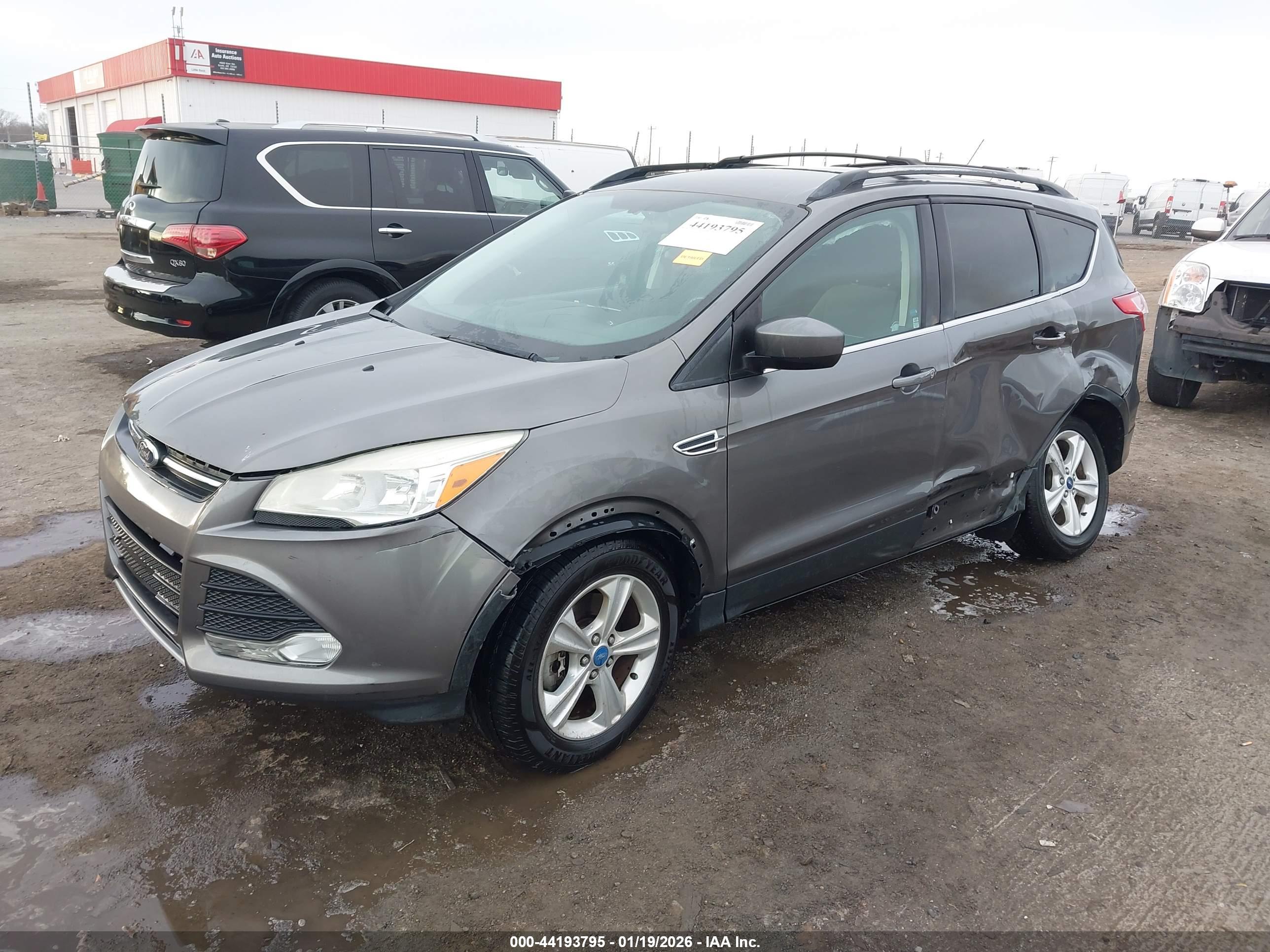 FORD ESCAPE image 2