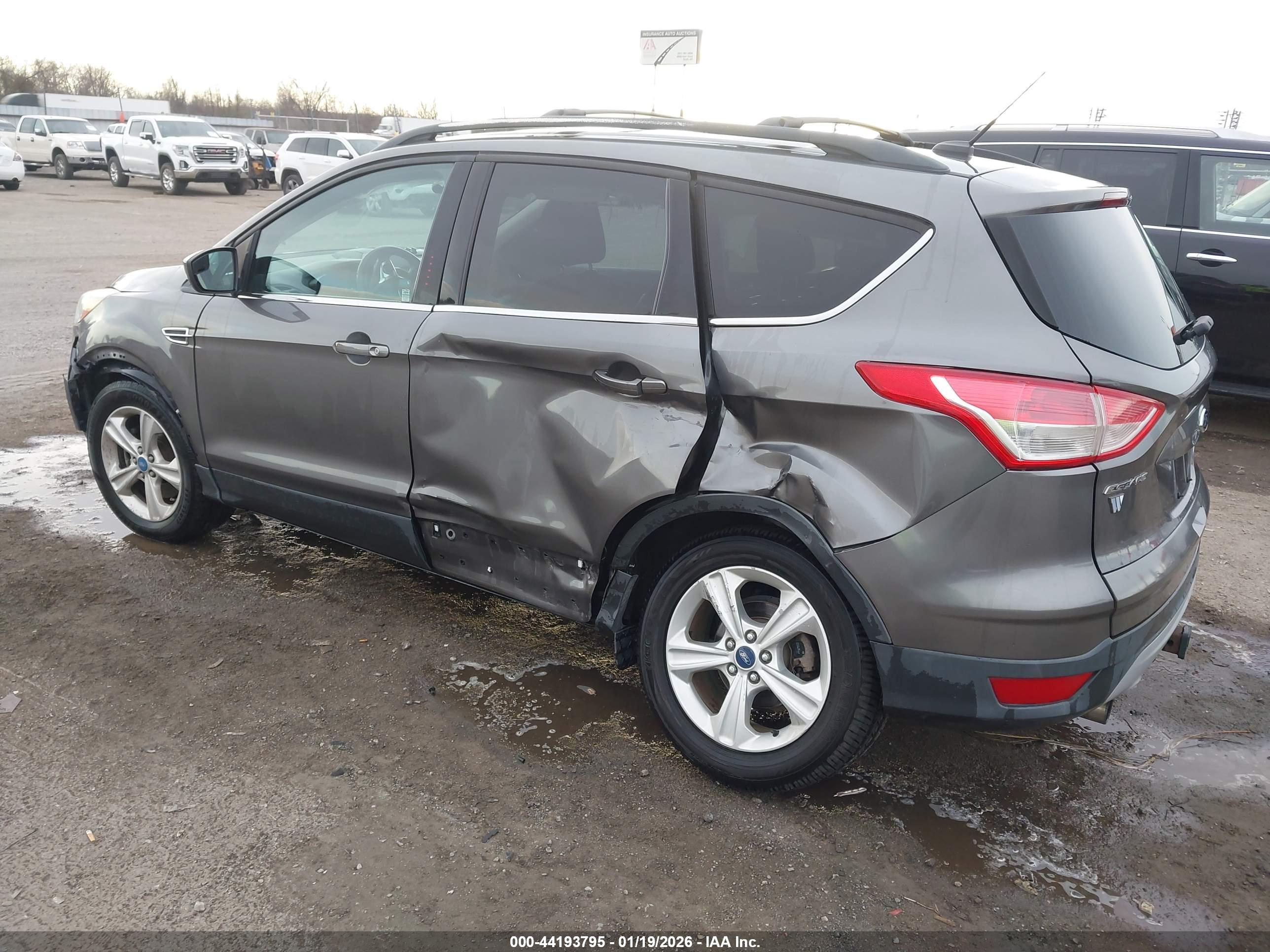 FORD ESCAPE image 3