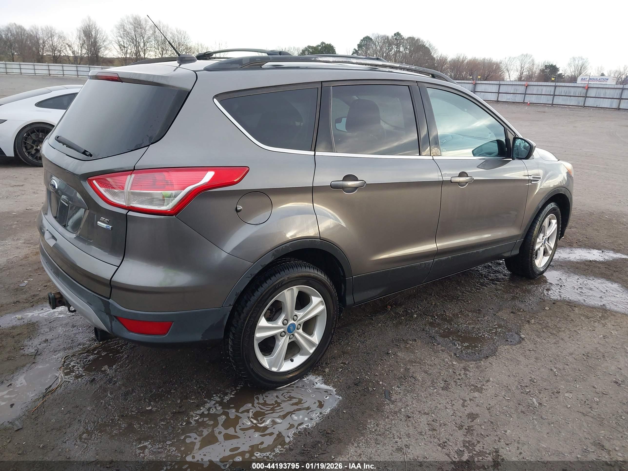 FORD ESCAPE image 4