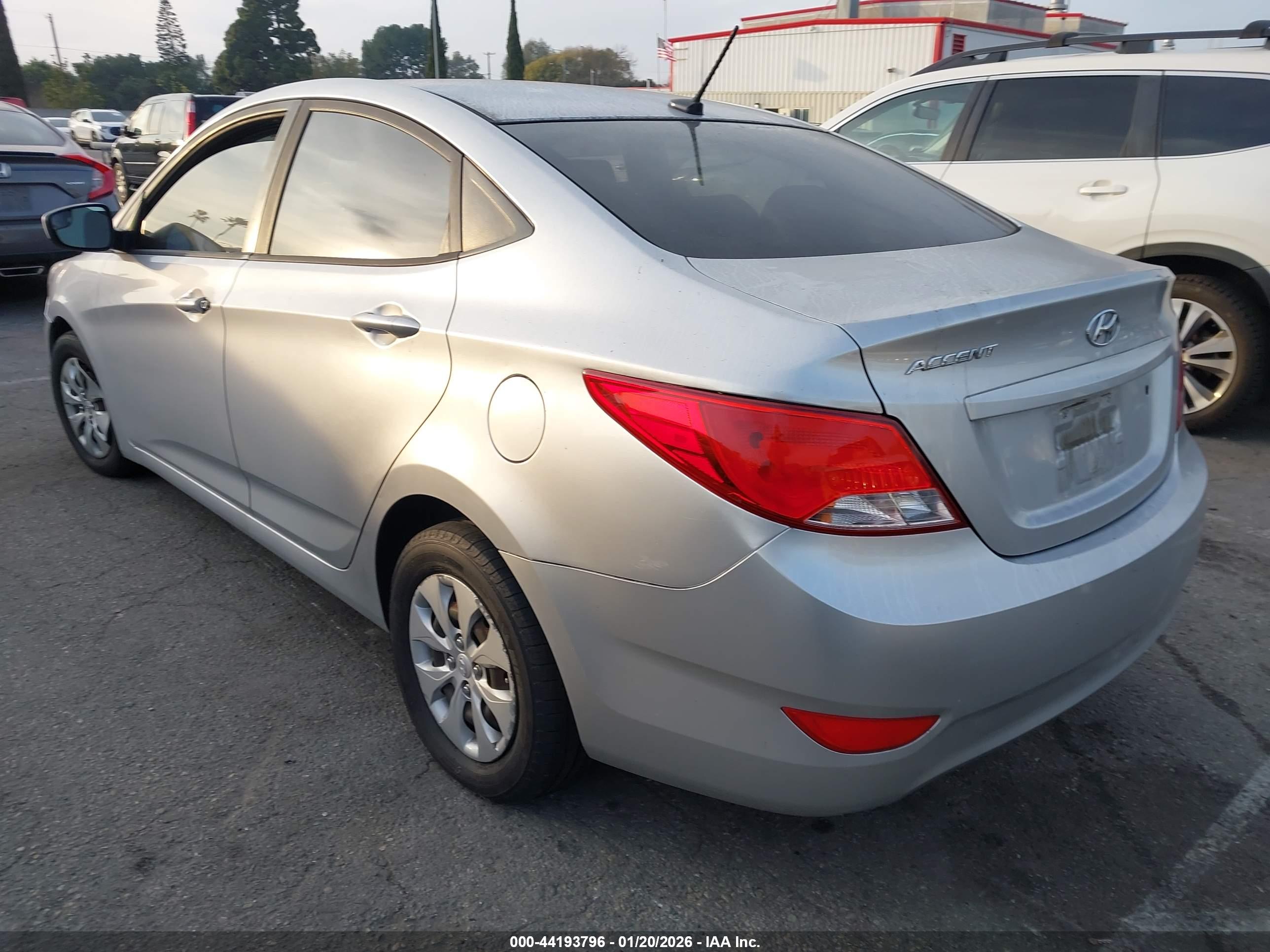 HYUNDAI ACCENT image 3