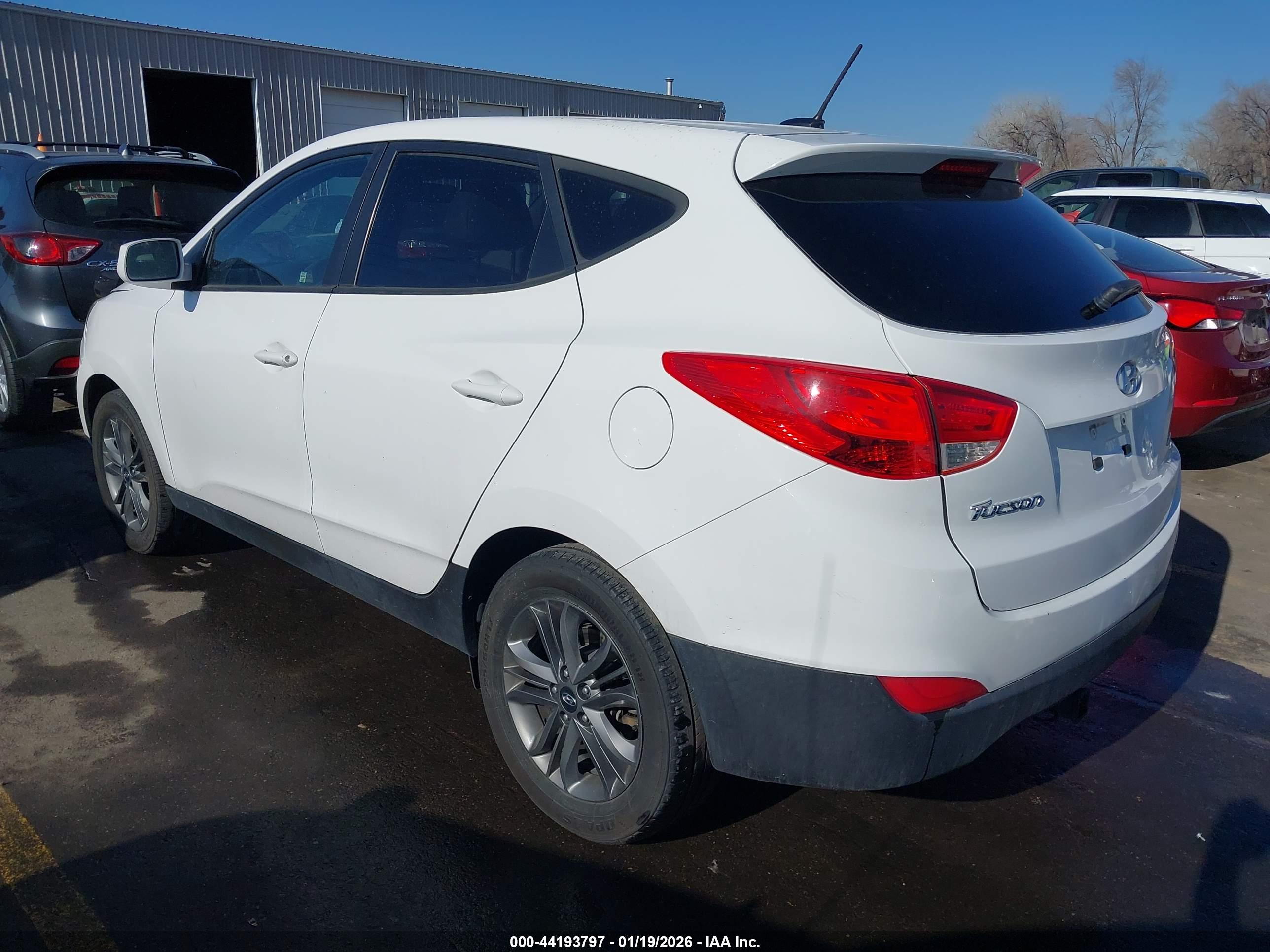 HYUNDAI TUCSON image 3