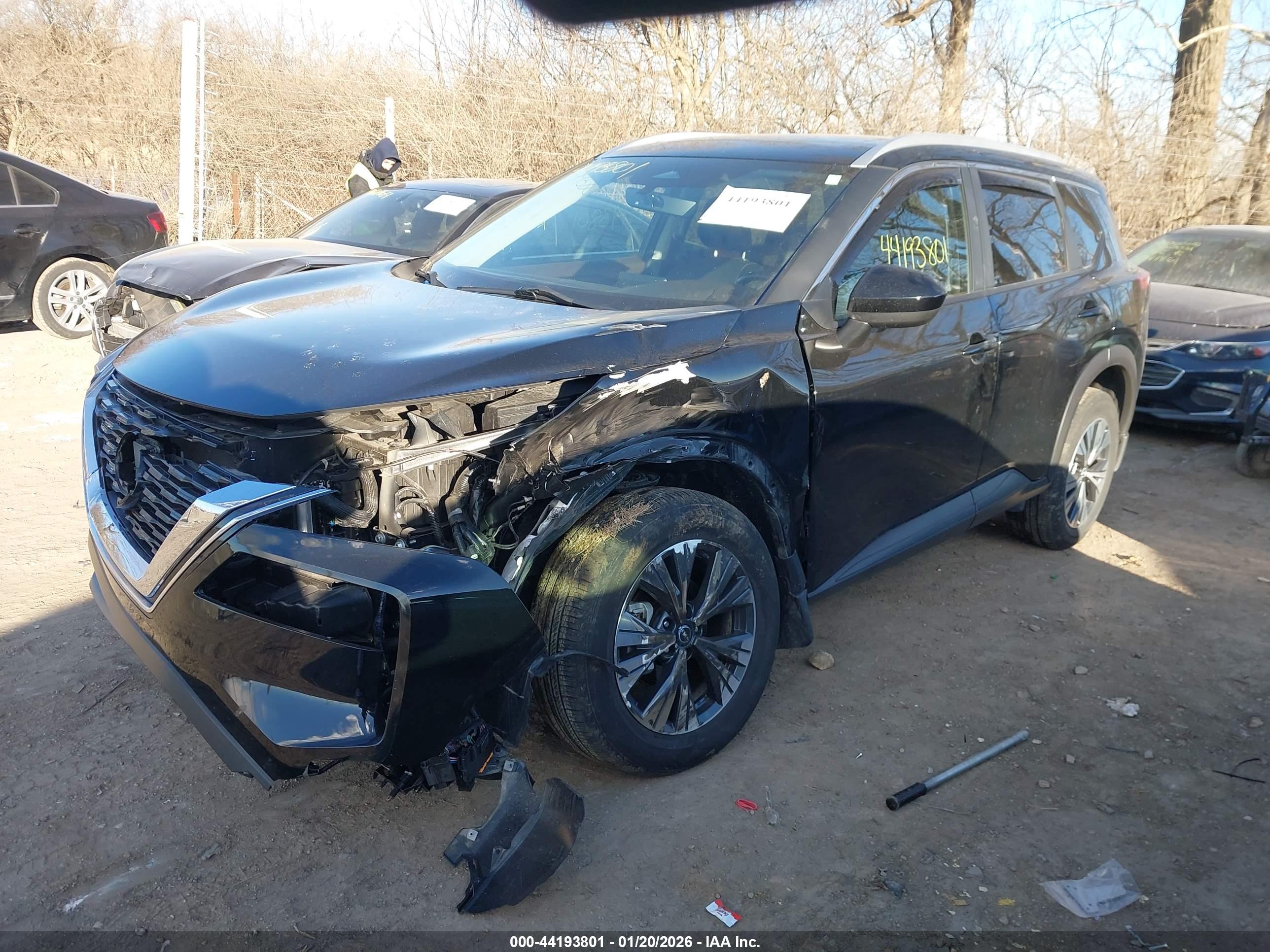 NISSAN ROGUE image 2