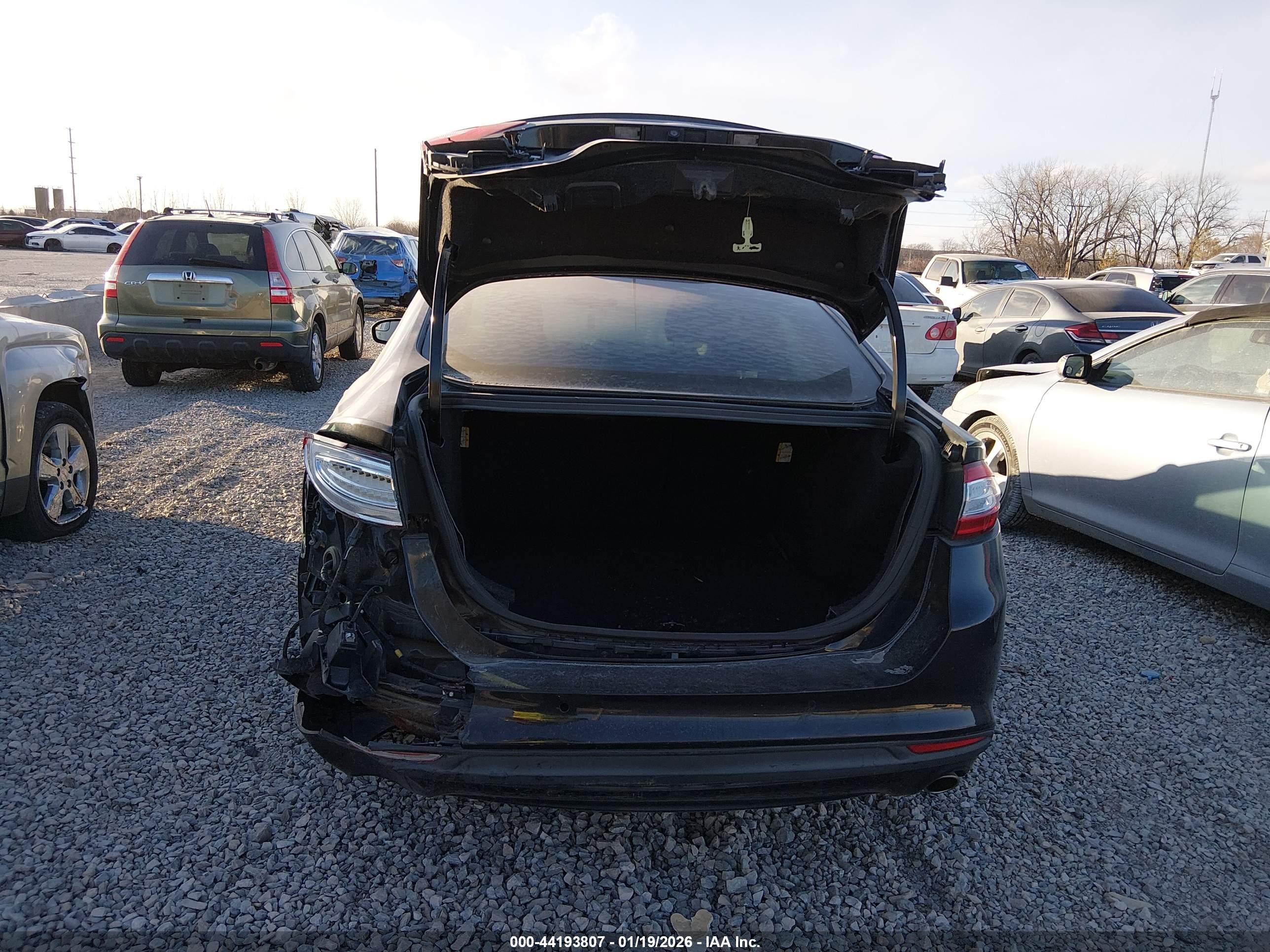 FORD FUSION image 6