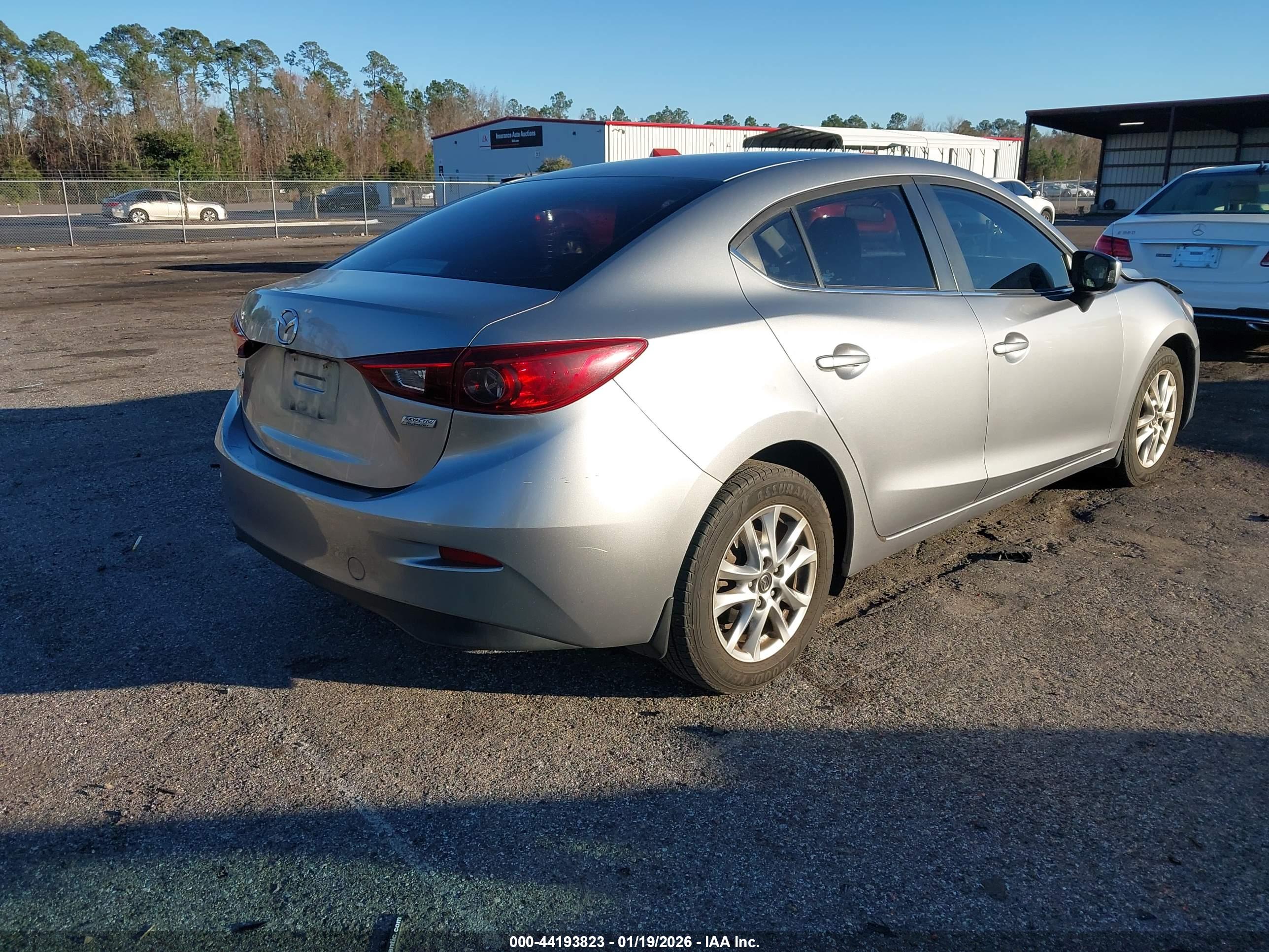 MAZDA MAZDA3 image 4
