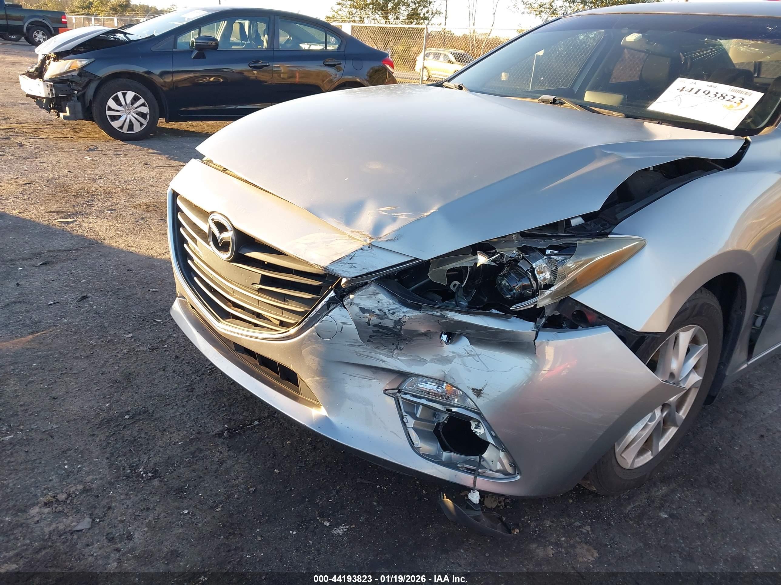 MAZDA MAZDA3 image 6