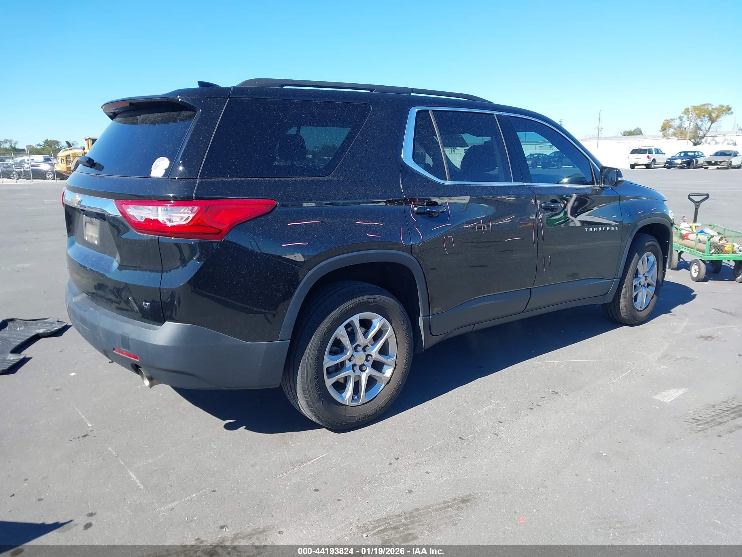 CHEVROLET TRAVERSE image 4
