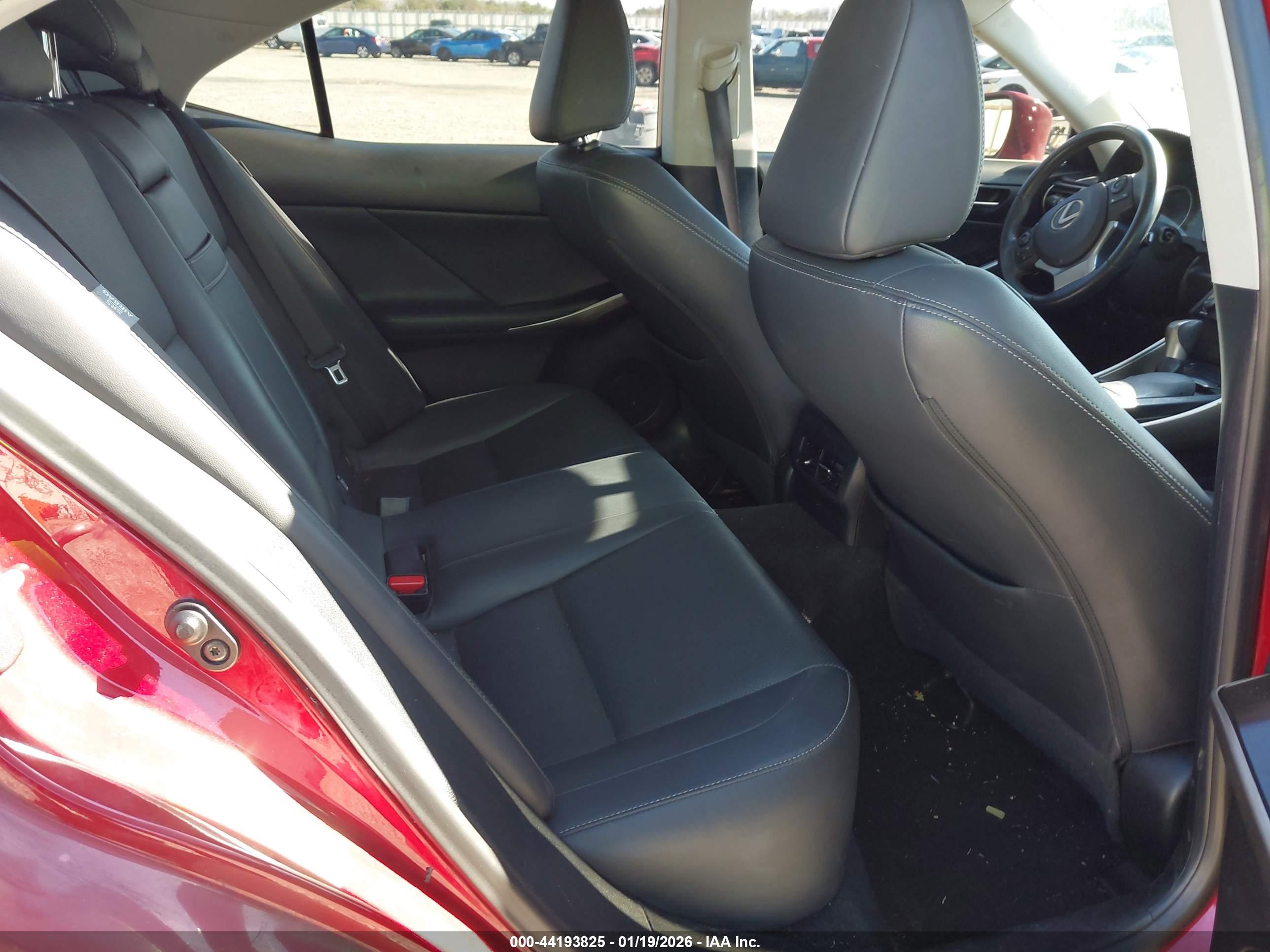 LEXUS IS image 8