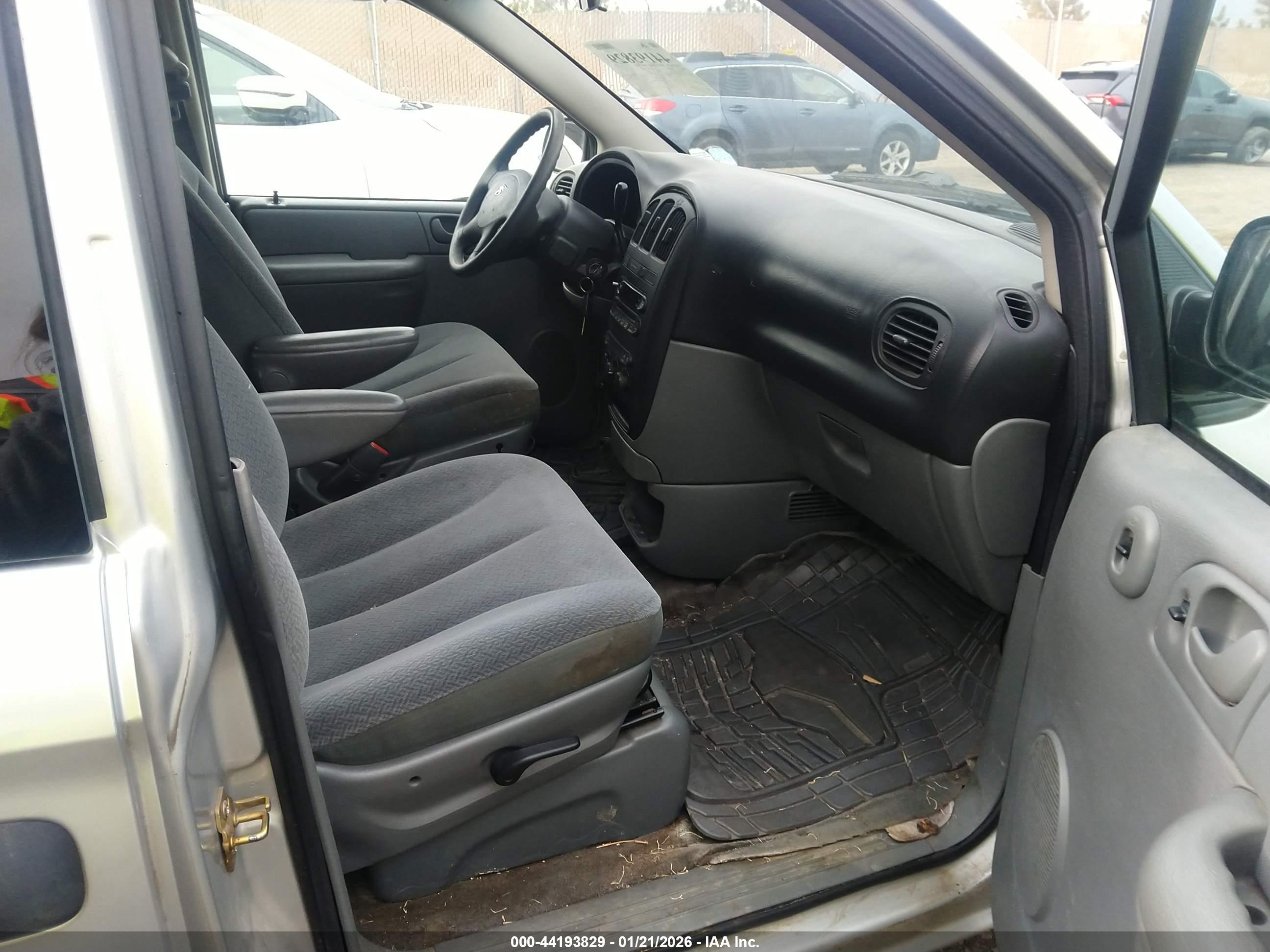 DODGE CARAVAN image 5